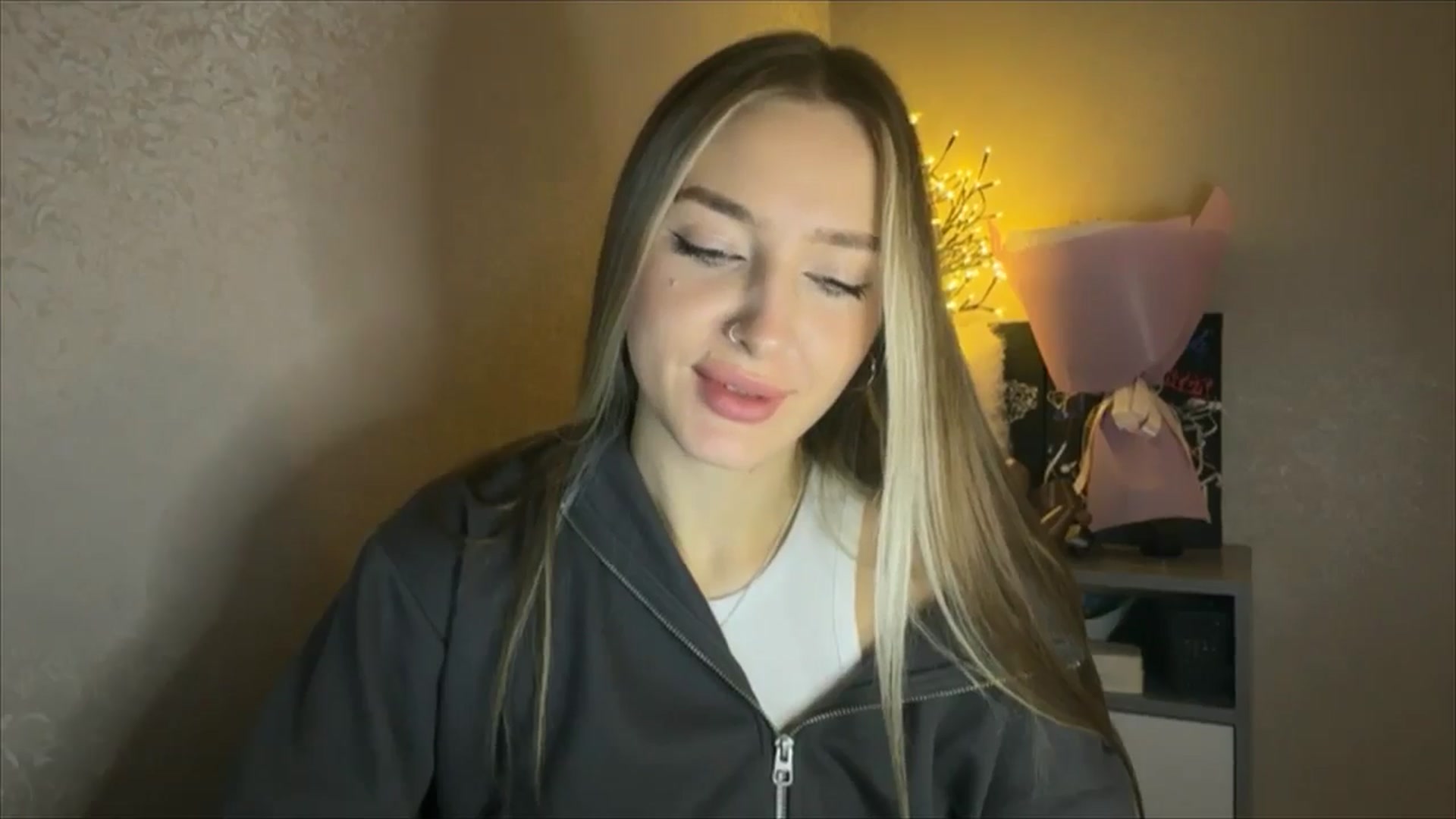 Gallery image thumbnail from My_Diana's myfreecams stream on, 11/17/2024, 14:59 image 15 of 20