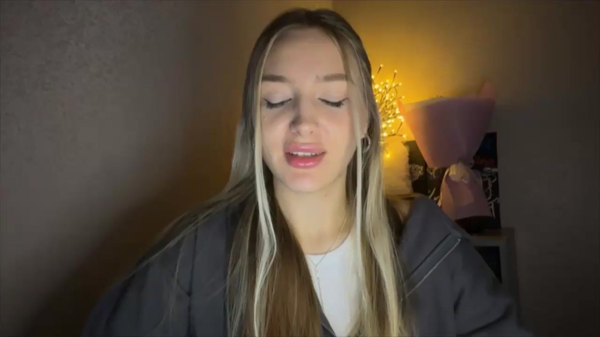 Gallery image thumbnail from My_Diana's myfreecams stream on, 11/17/2024, 21:24 image 18 of 20