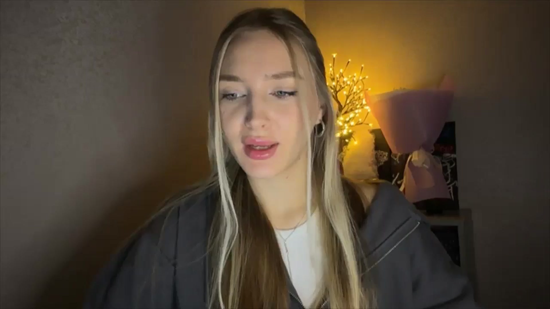 Gallery image thumbnail from My_Diana's myfreecams stream on, 11/17/2024, 21:24 image 17 of 20