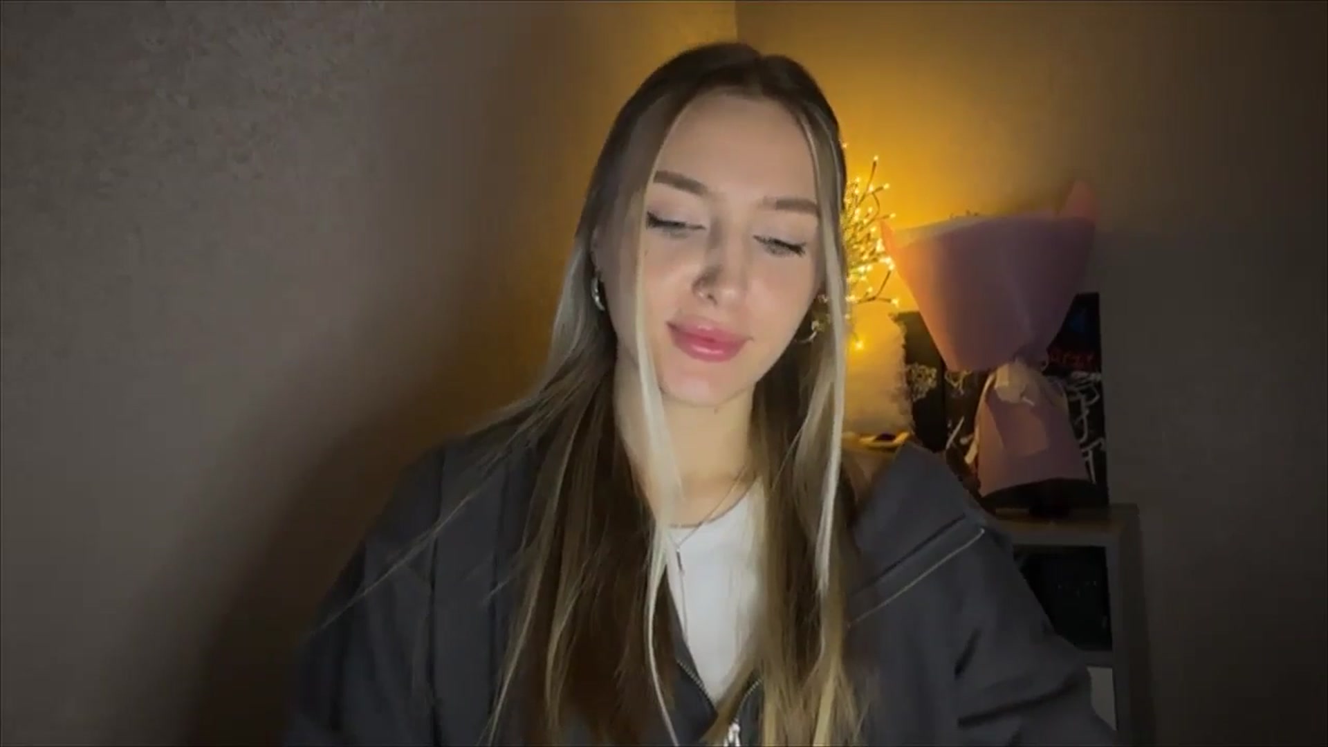 Gallery image thumbnail from My_Diana's myfreecams stream on, 11/17/2024, 21:24 image 19 of 20