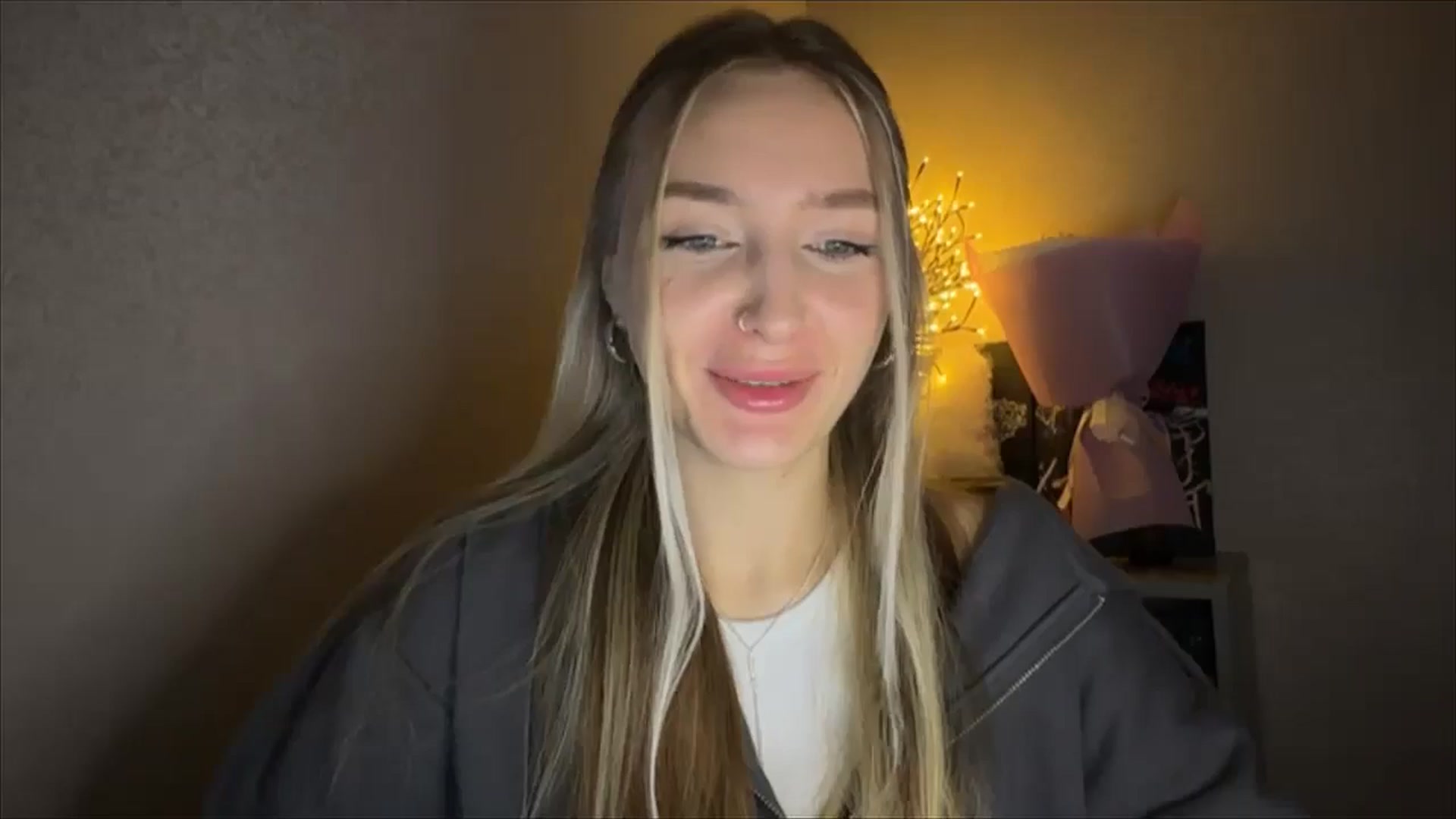Gallery image thumbnail from My_Diana's myfreecams stream on, 11/17/2024, 21:24 image 16 of 20