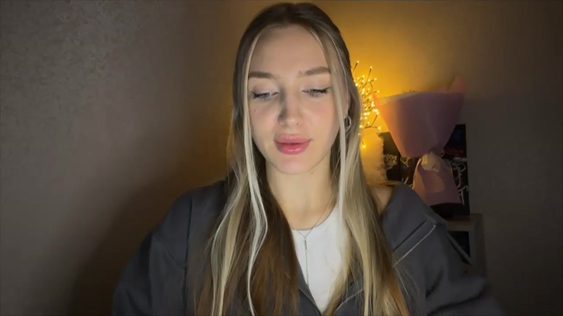 Gallery image thumbnail from My_Diana's myfreecams stream on, 11/17/2024, 21:24 image 10 of 20