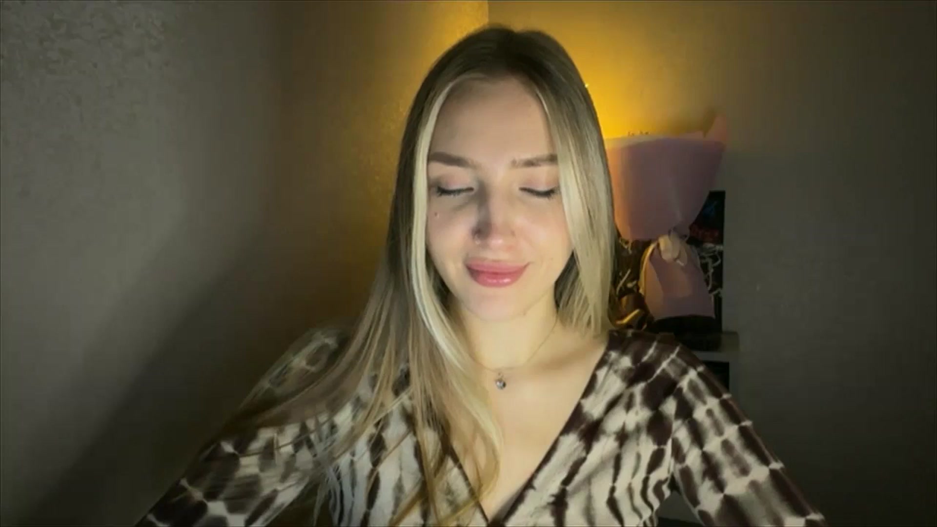 Gallery image thumbnail from My_Diana's myfreecams stream on, 11/19/2024, 21:46 image 7 of 20