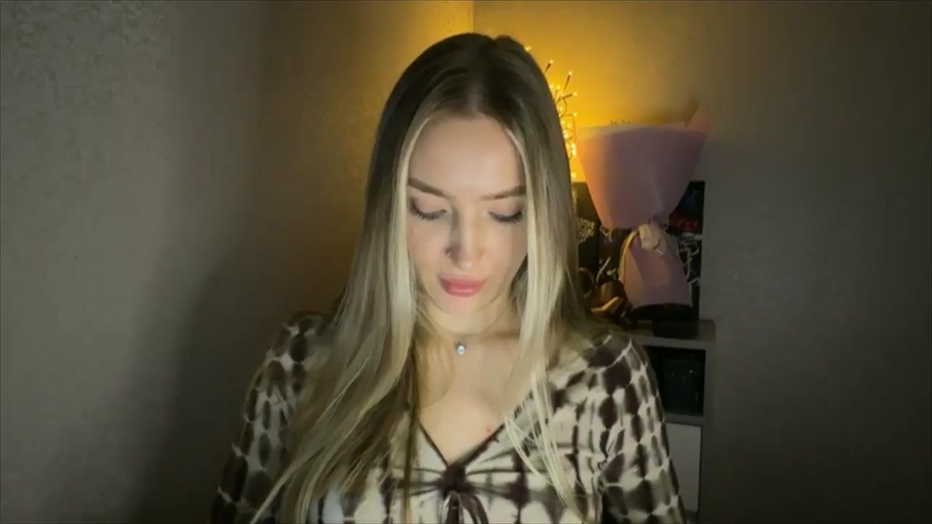 Gallery image thumbnail from My_Diana's myfreecams stream on, 11/19/2024, 21:46 image 14 of 20