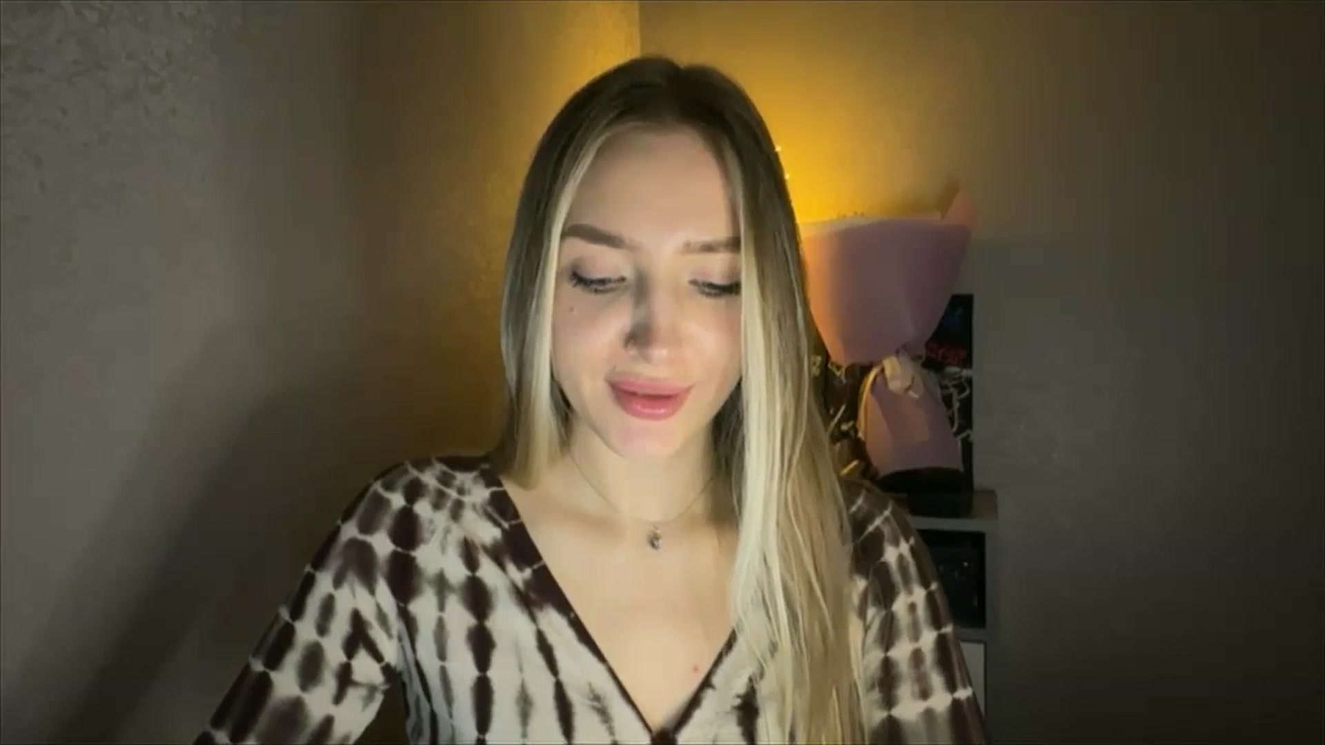 Gallery image thumbnail from My_Diana's myfreecams stream on, 11/19/2024, 21:46 image 17 of 20