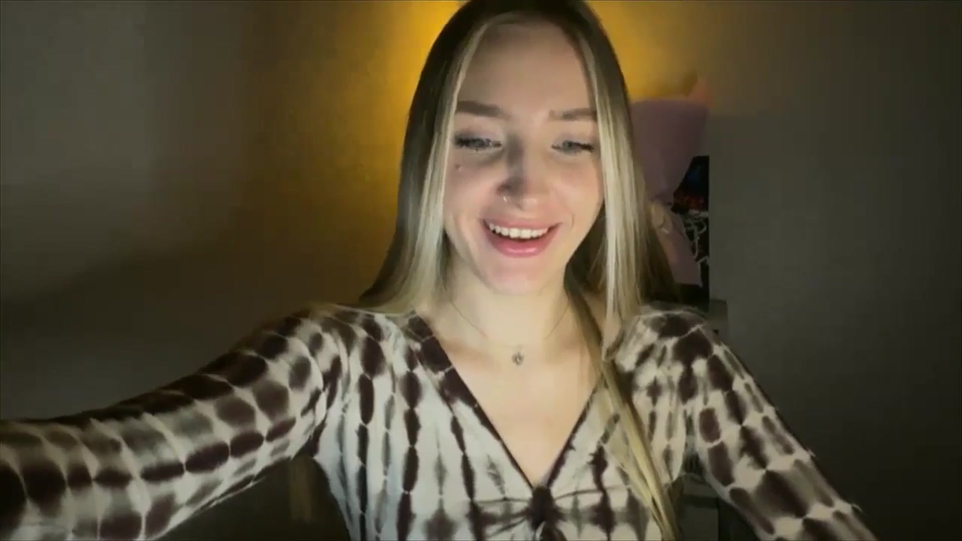 Gallery image thumbnail from My_Diana's myfreecams stream on, 11/19/2024, 21:56 image 14 of 20