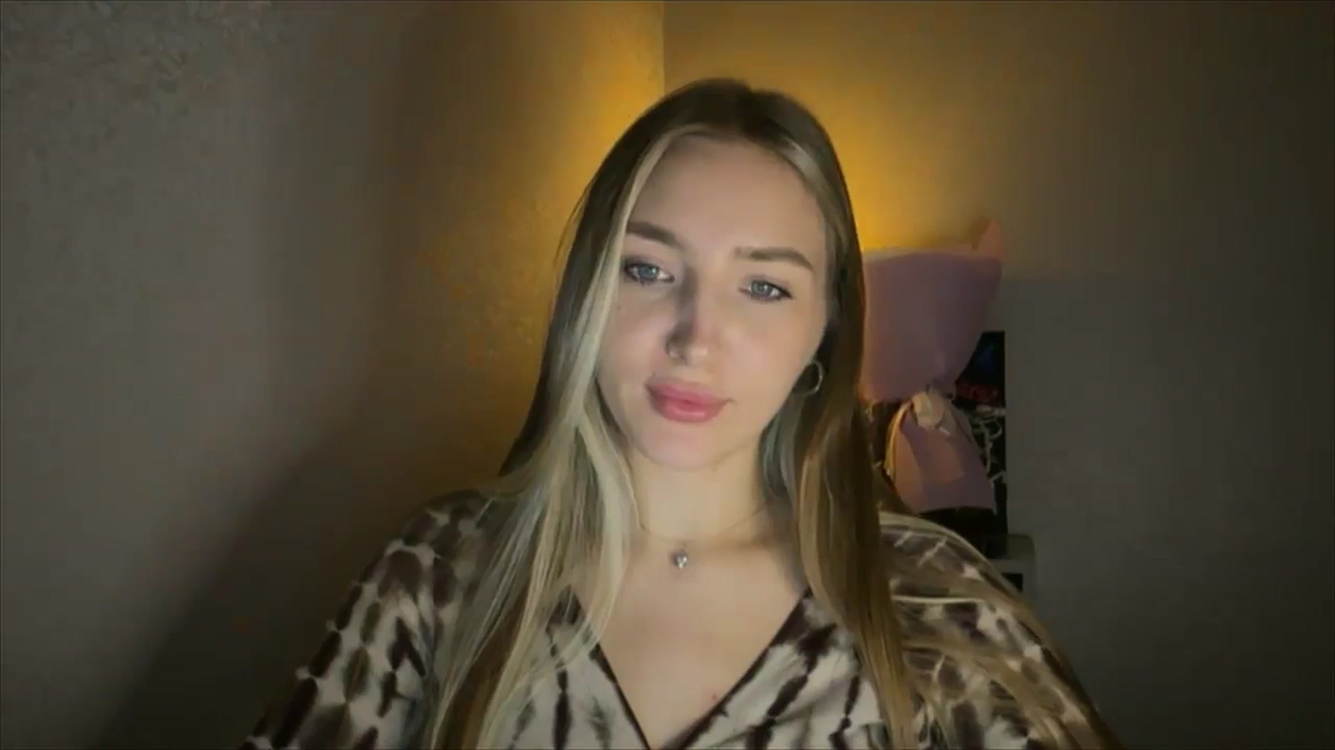 Gallery image thumbnail from My_Diana's myfreecams stream on, 11/19/2024, 21:56 image 8 of 20
