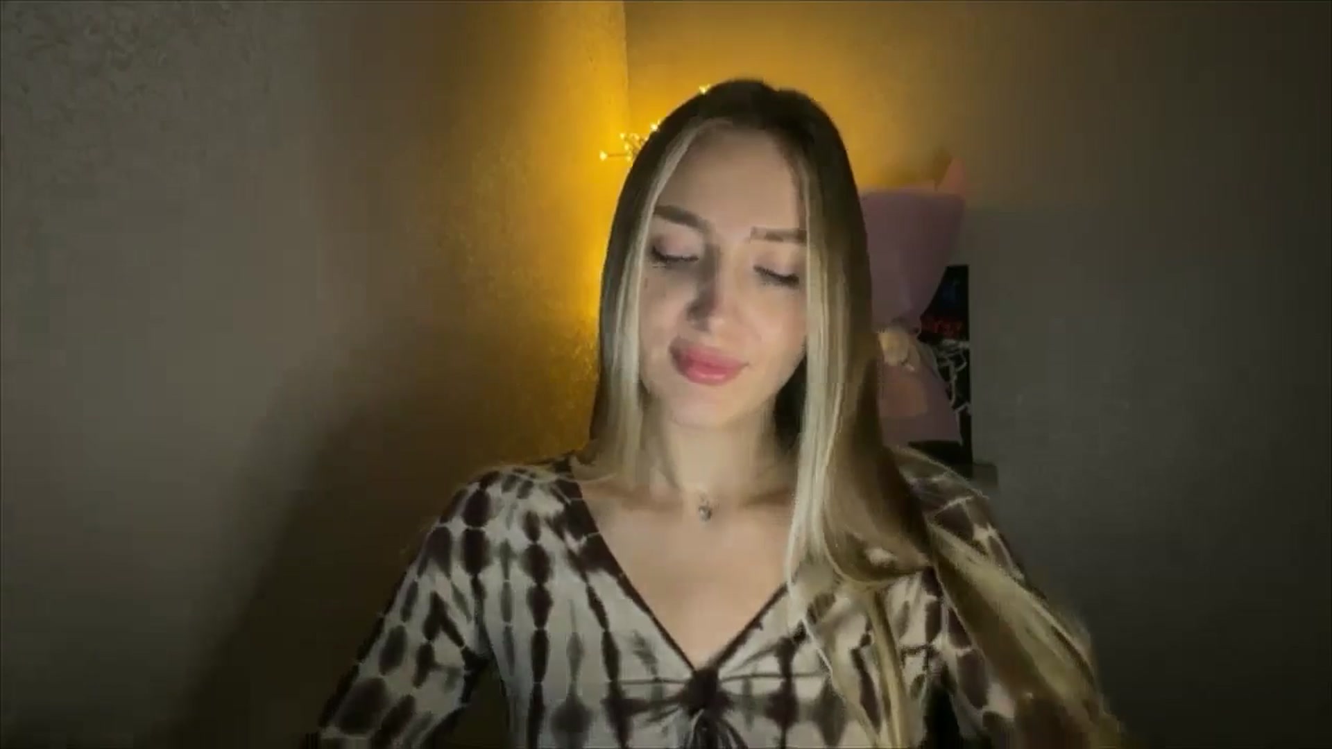 Gallery image thumbnail from My_Diana's myfreecams stream on, 11/19/2024, 21:56 image 17 of 20