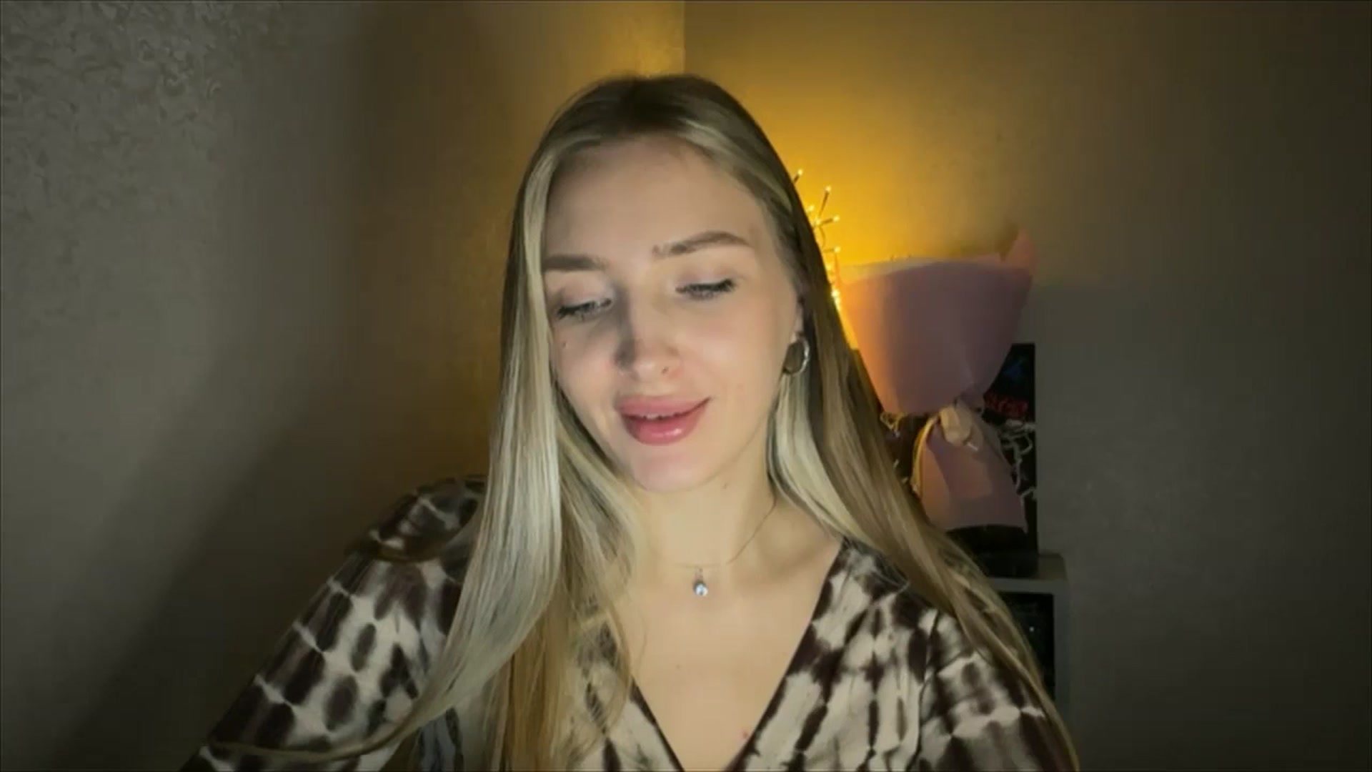 Gallery image thumbnail from My_Diana's myfreecams stream on, 11/19/2024, 21:56 image 3 of 20