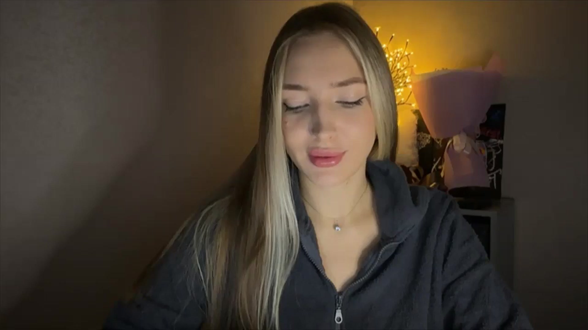 Gallery image thumbnail from My_Diana's myfreecams stream on, 11/20/2024, 14:49 image 14 of 20