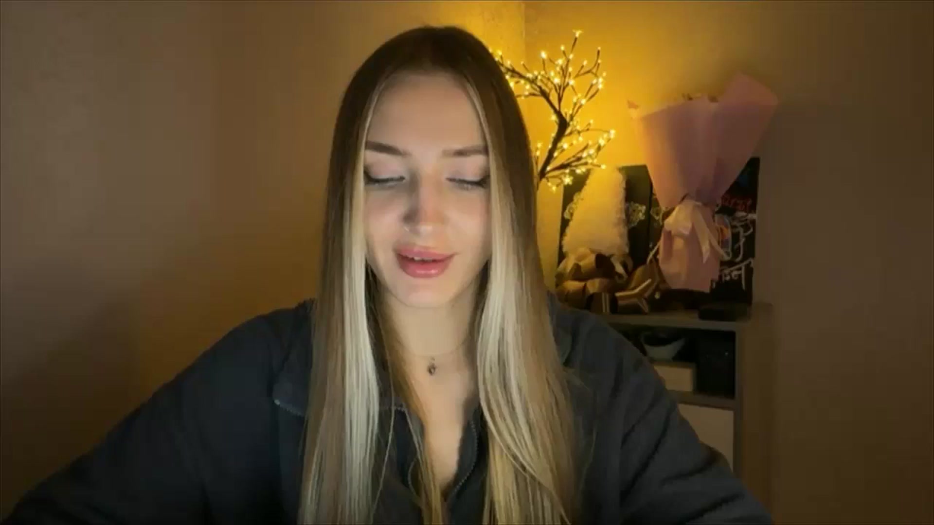 Gallery image thumbnail from My_Diana's myfreecams stream on, 11/20/2024, 23:51 image 10 of 20
