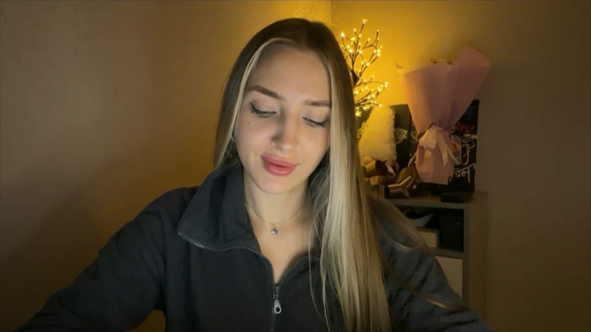 Gallery image thumbnail from My_Diana's myfreecams stream on, 11/20/2024, 23:51 image 16 of 20