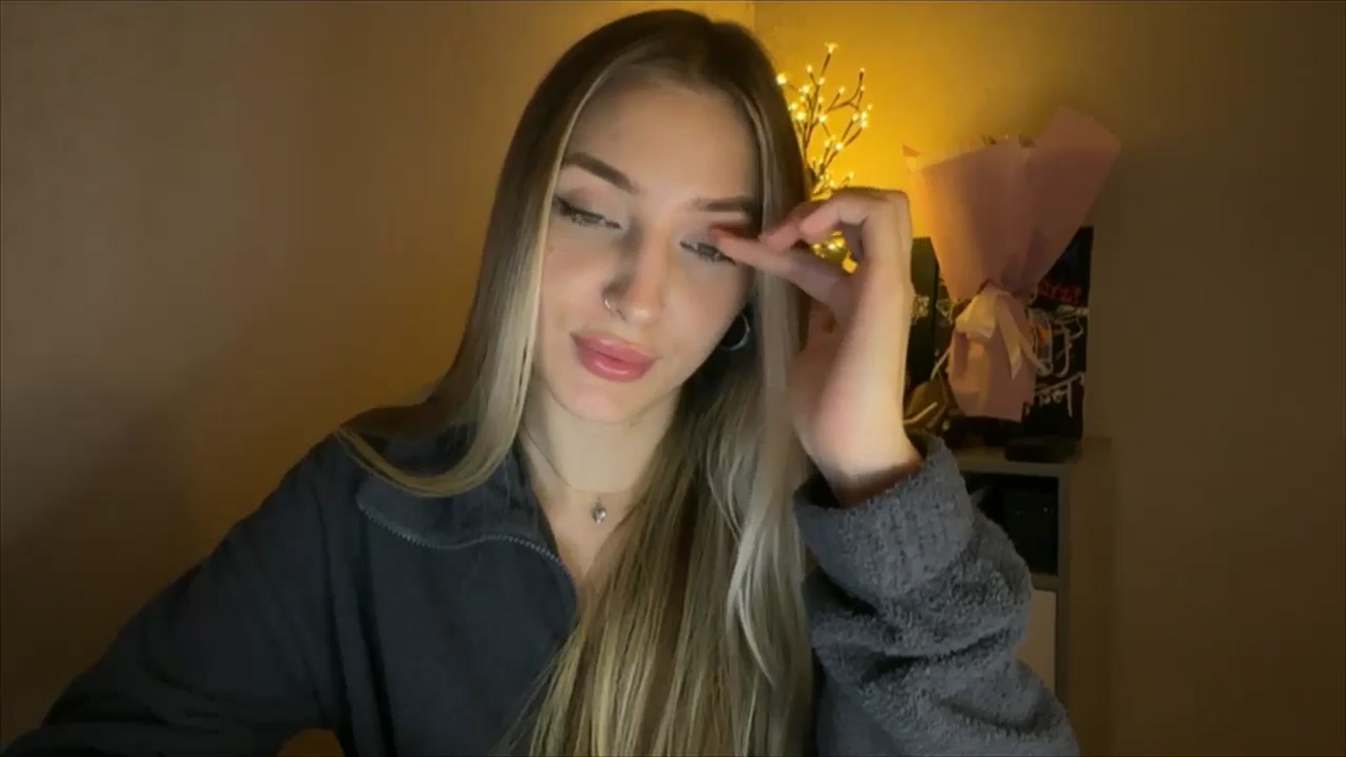 Gallery image thumbnail from My_Diana's myfreecams stream on, 11/20/2024, 23:51 image 19 of 20