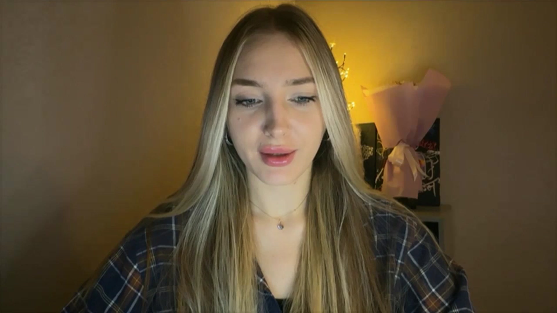 Gallery image thumbnail from My_Diana's myfreecams stream on, 11/21/2024, 15:39 image 15 of 20