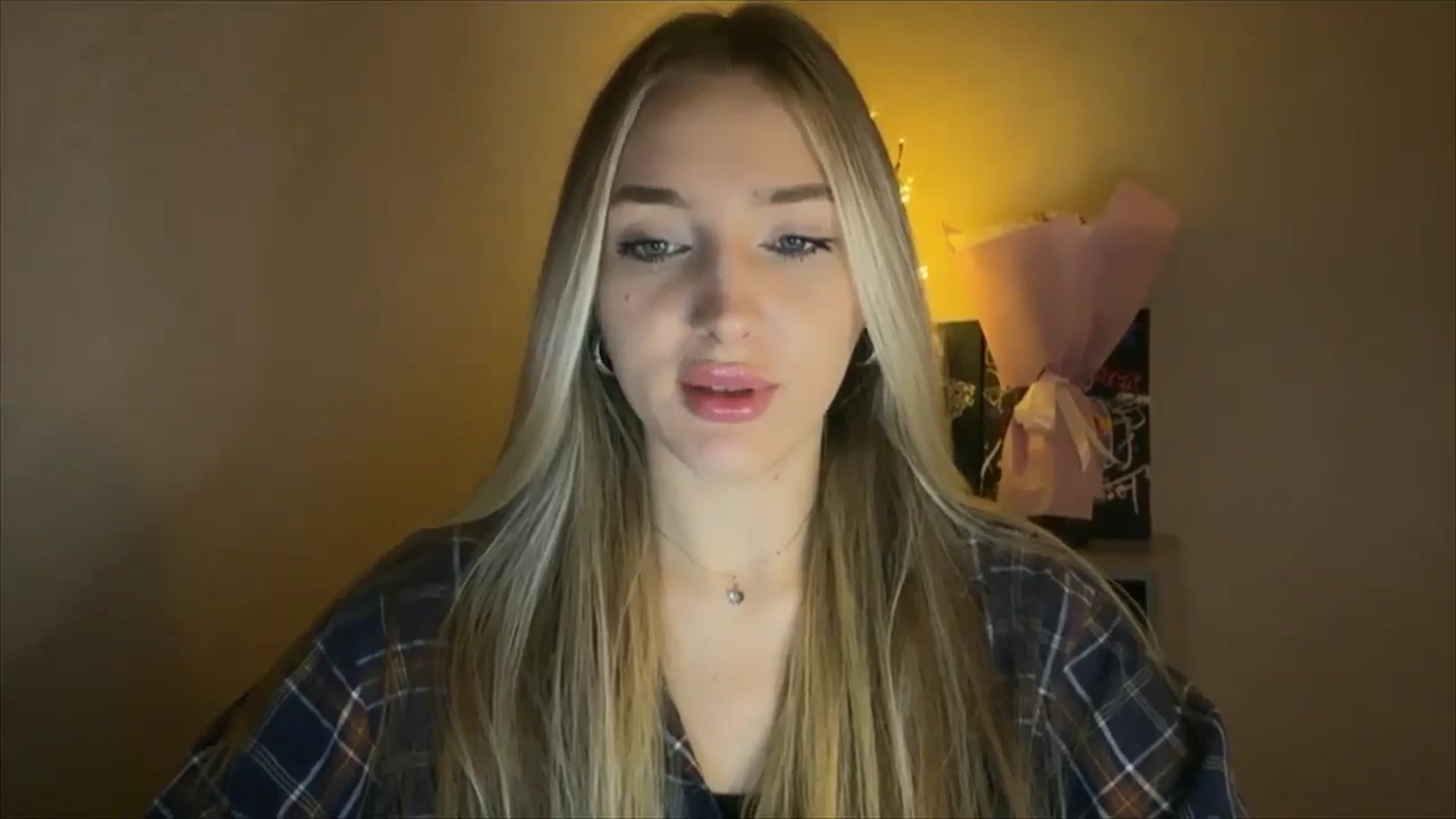 Gallery image thumbnail from My_Diana's myfreecams stream on, 11/21/2024, 15:39 image 14 of 20
