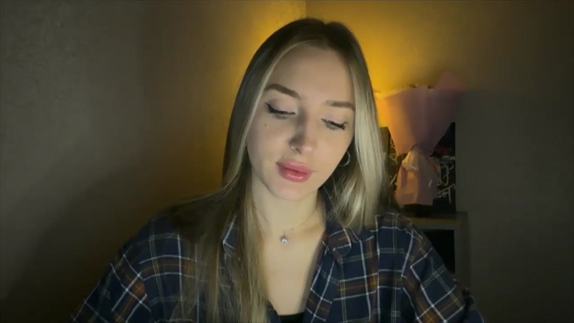 Gallery image thumbnail from My_Diana's myfreecams stream on, 11/21/2024, 15:39 image 8 of 20