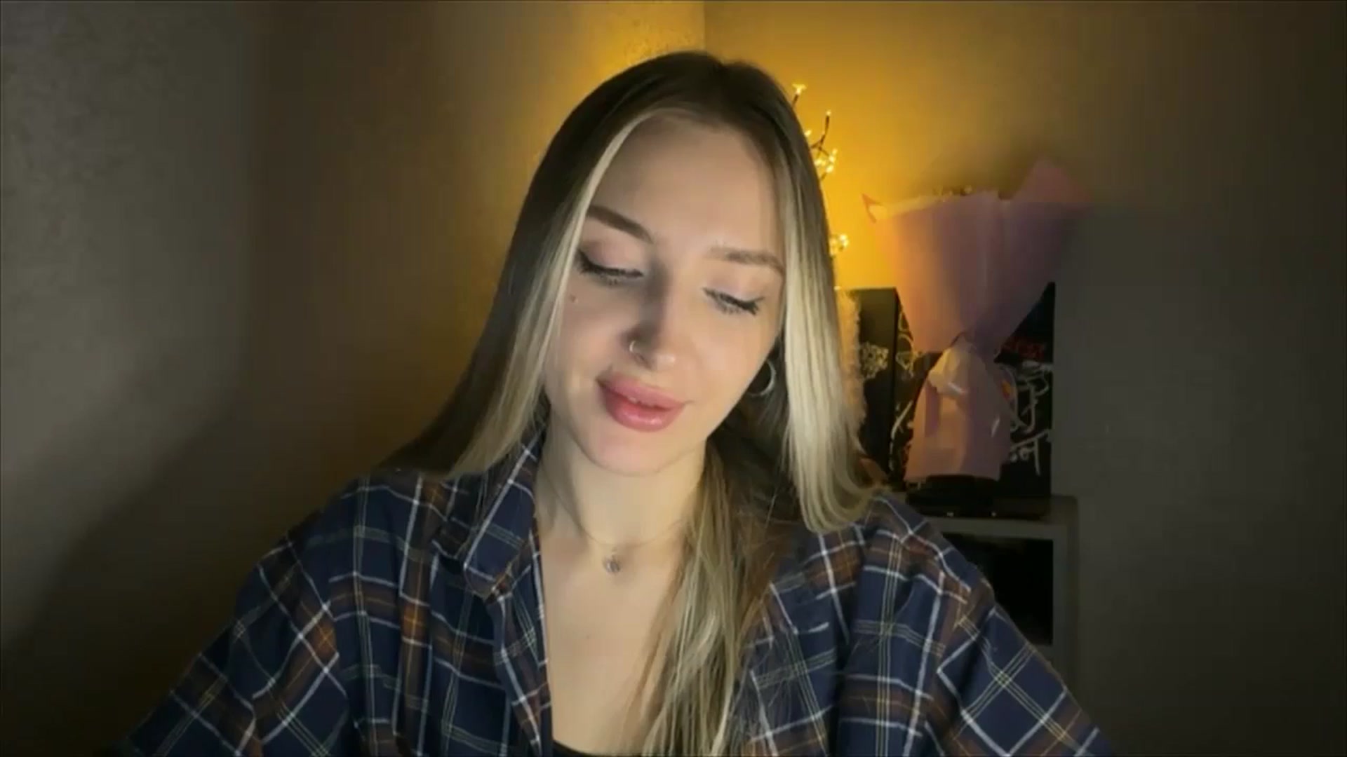 Gallery image thumbnail from My_Diana's myfreecams stream on, 11/21/2024, 23:01 image 10 of 20