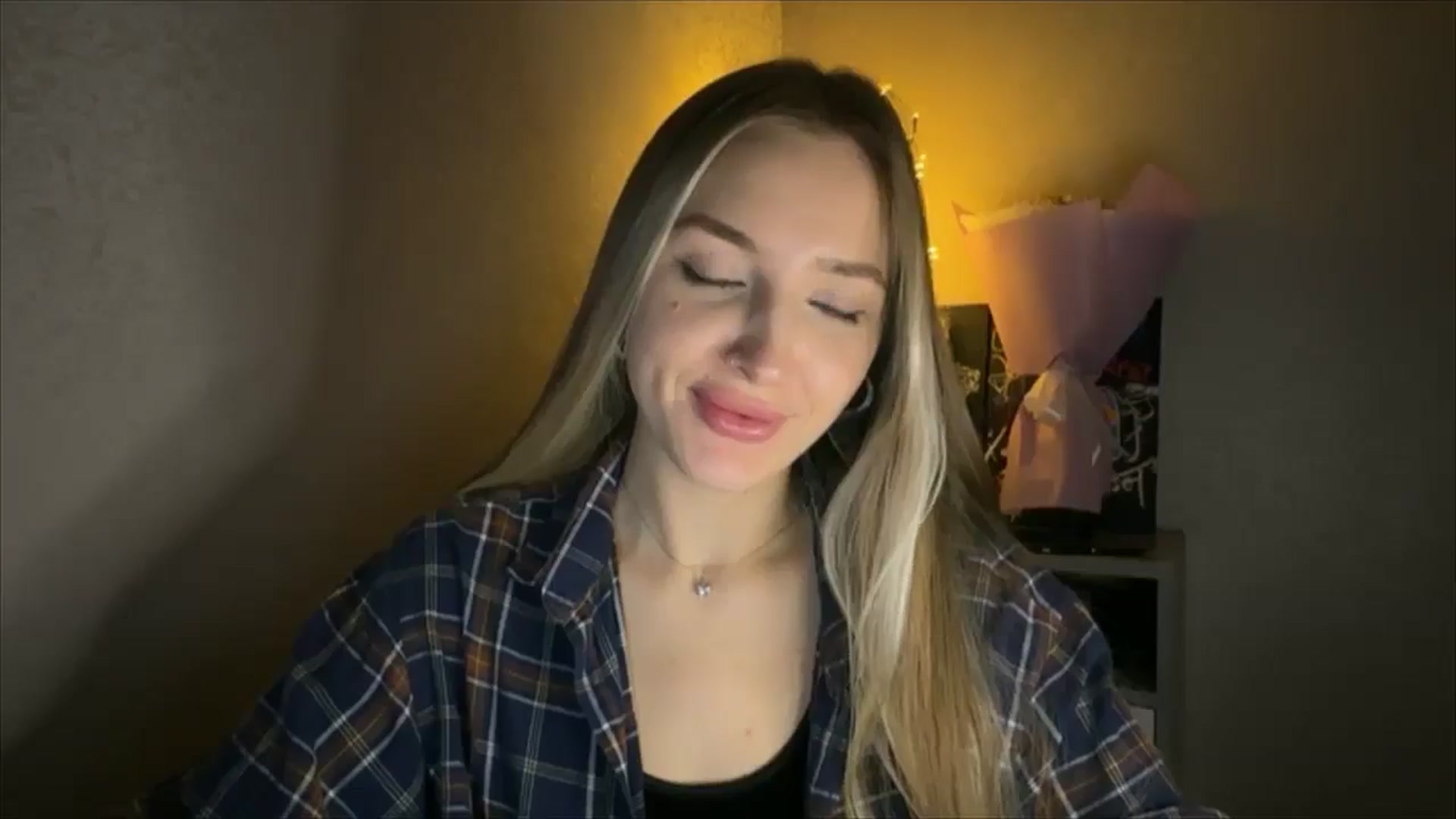 Gallery image thumbnail from My_Diana's myfreecams stream on, 11/21/2024, 23:01 image 3 of 20