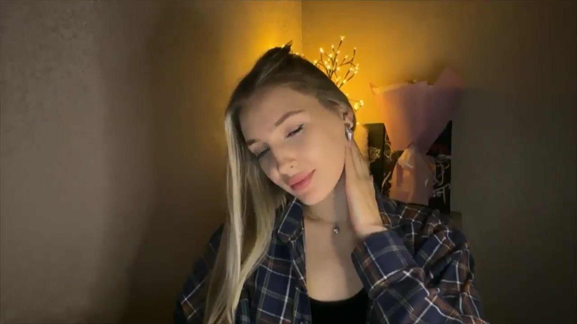 Gallery image thumbnail from My_Diana's myfreecams stream on, 11/21/2024, 23:01 image 15 of 20