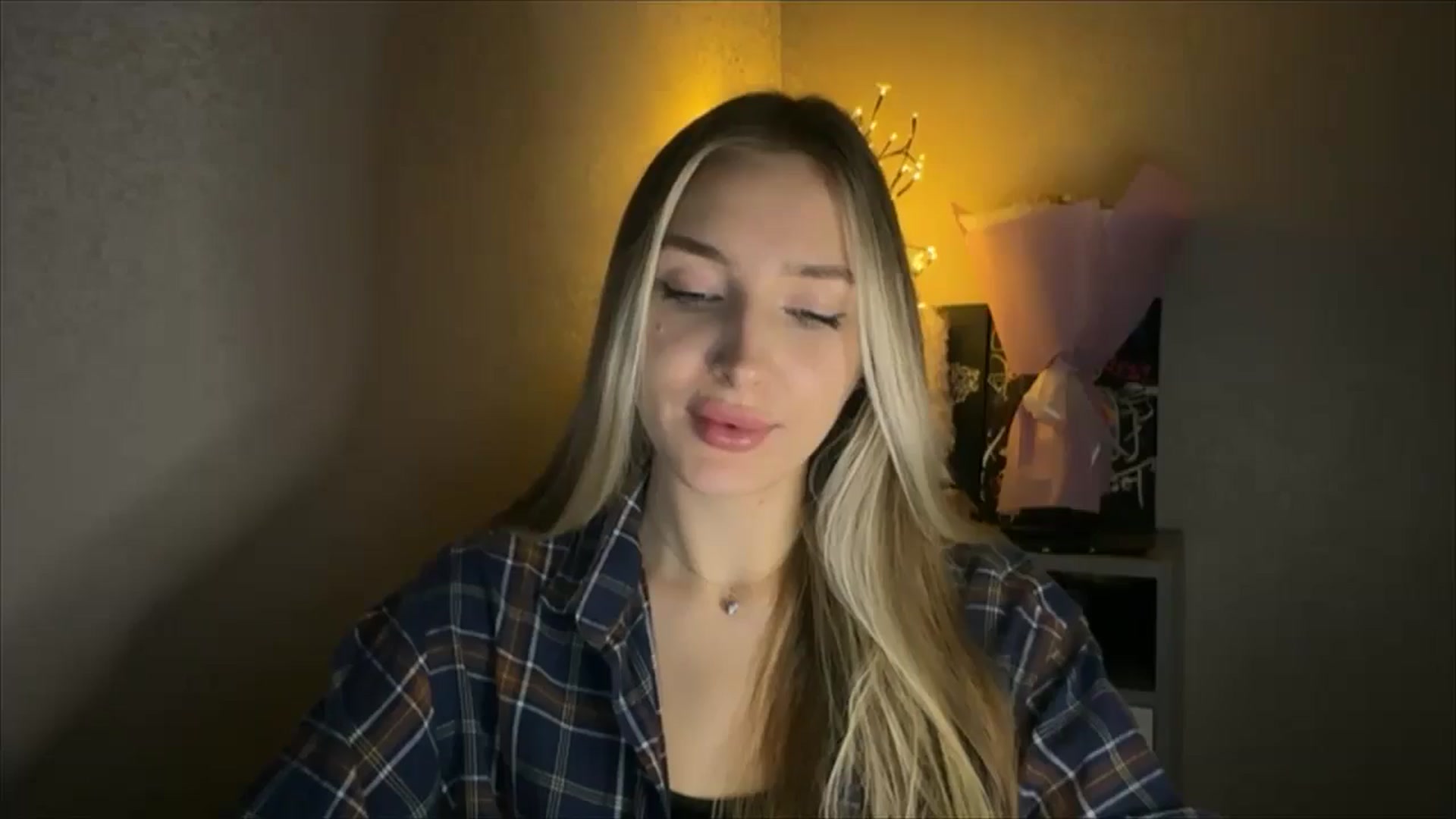 Gallery image thumbnail from My_Diana's myfreecams stream on, 11/21/2024, 23:01 image 6 of 20