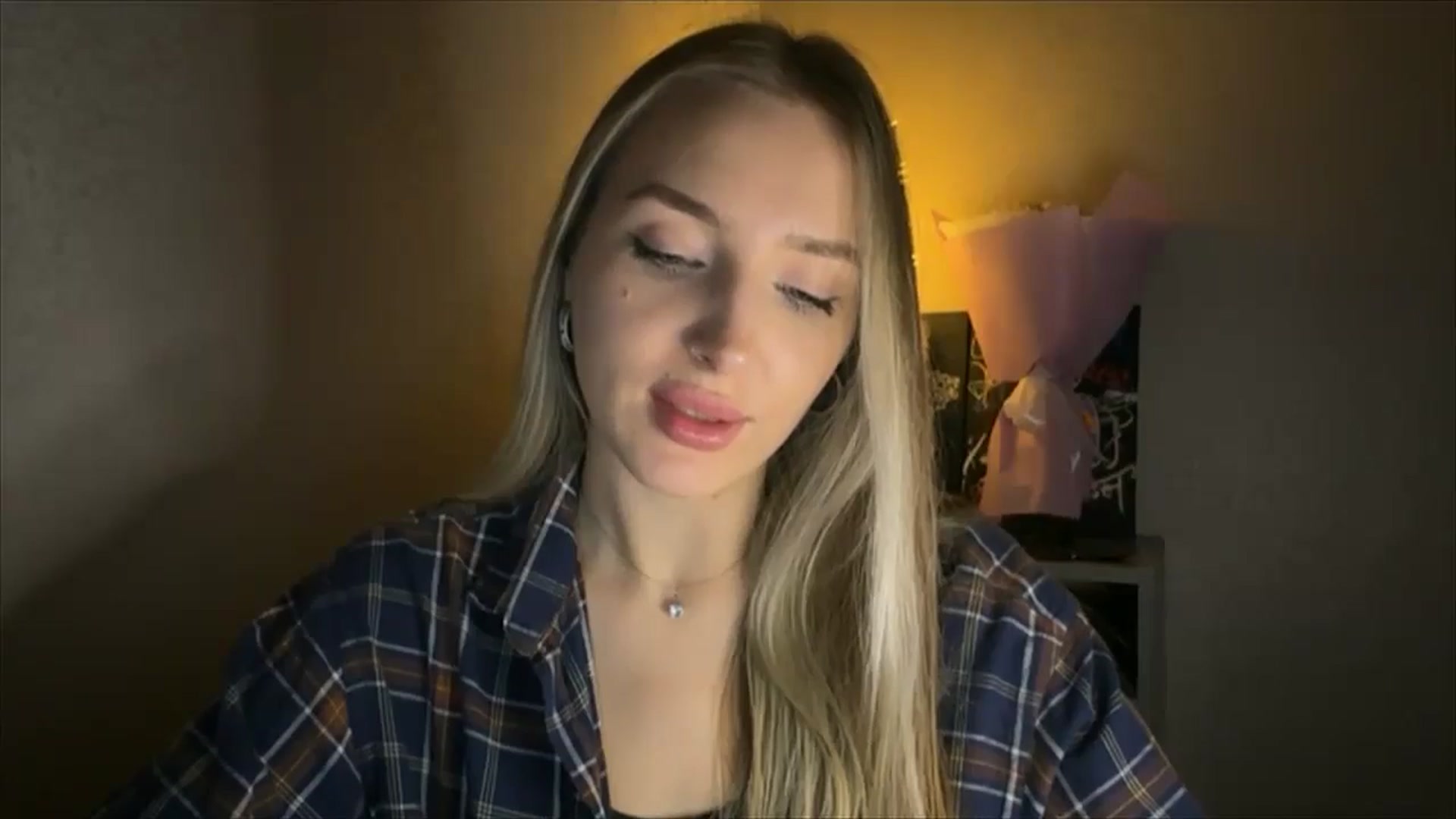 Gallery image thumbnail from My_Diana's myfreecams stream on, 11/21/2024, 23:01 image 14 of 20