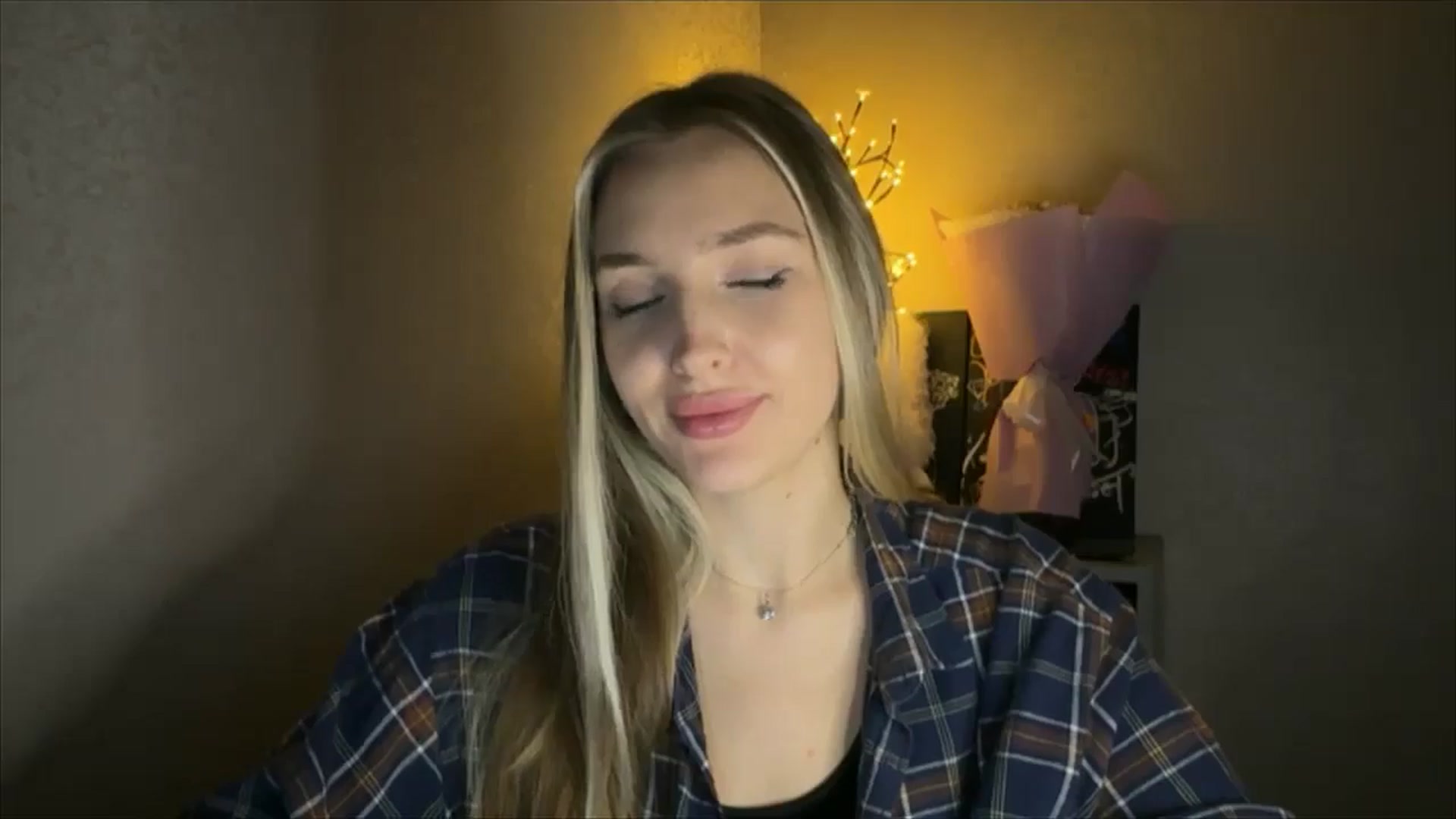 Gallery image thumbnail from My_Diana's myfreecams stream on, 11/21/2024, 23:01 image 16 of 20