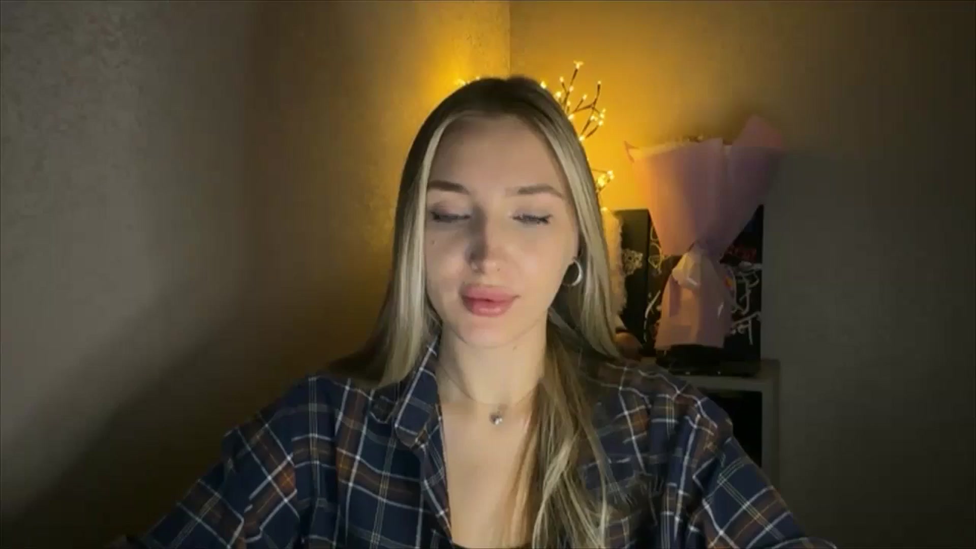 Gallery image thumbnail from My_Diana's myfreecams stream on, 11/21/2024, 23:01 image 7 of 20
