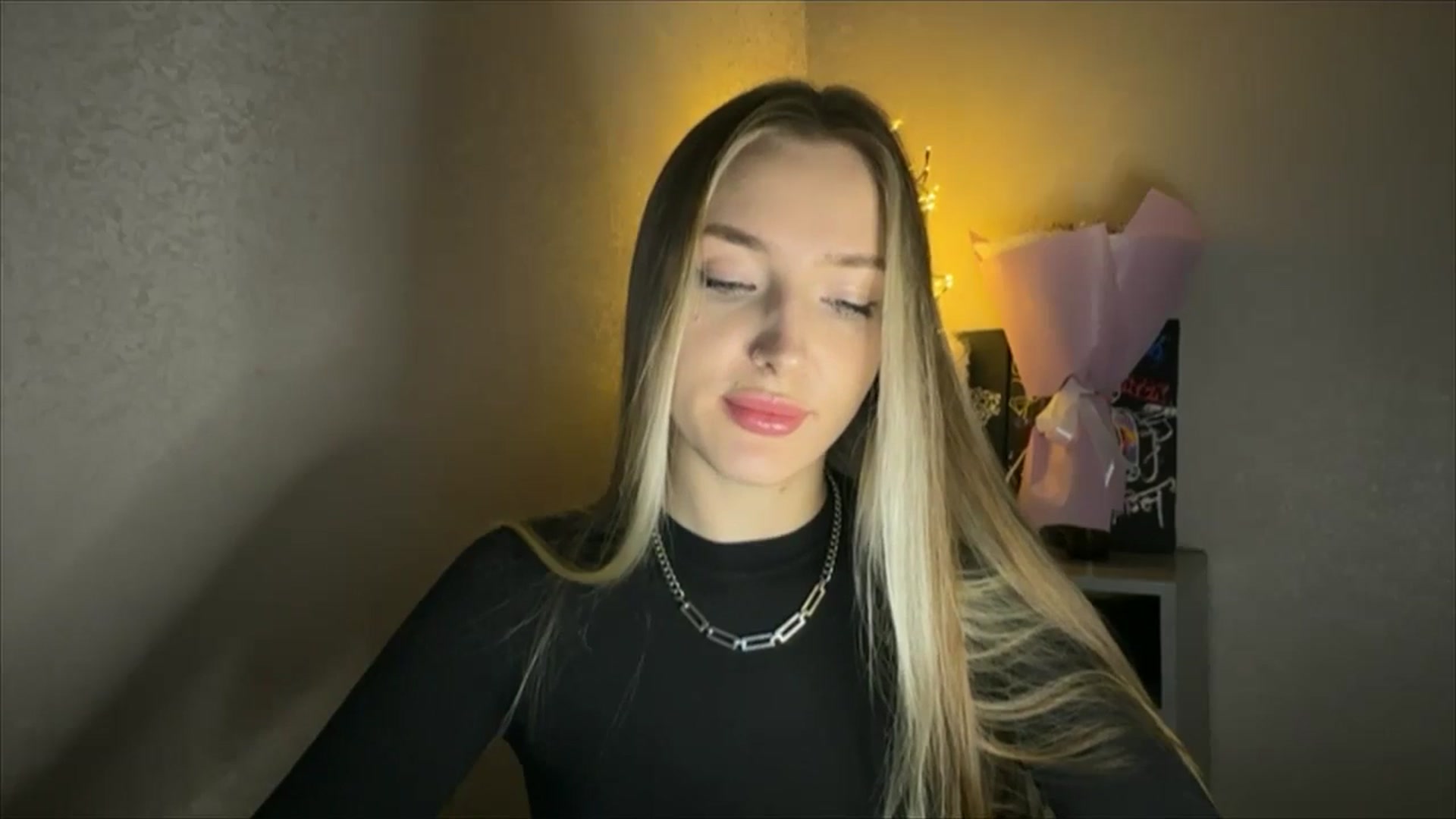 Gallery image thumbnail from My_Diana's myfreecams stream on, 11/22/2024, 14:51 image 13 of 20