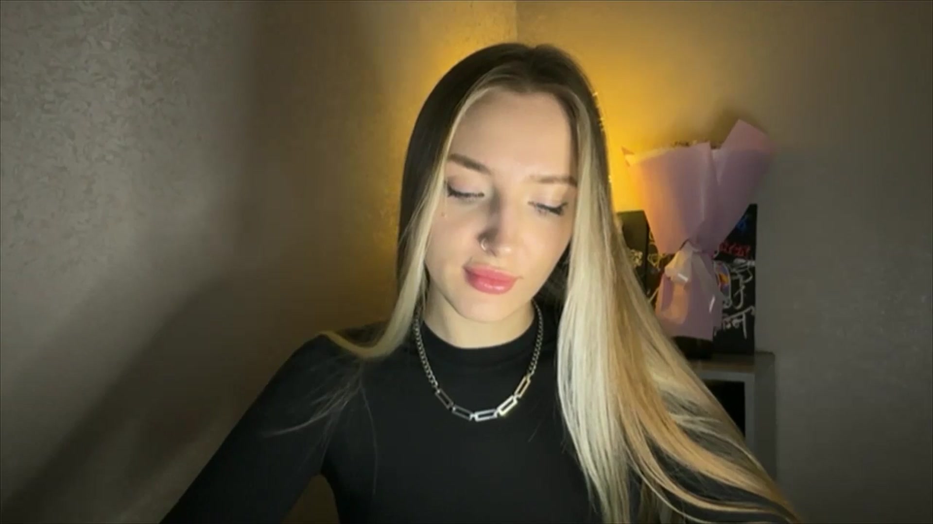 Gallery image thumbnail from My_Diana's myfreecams stream on, 11/22/2024, 14:51 image 12 of 20