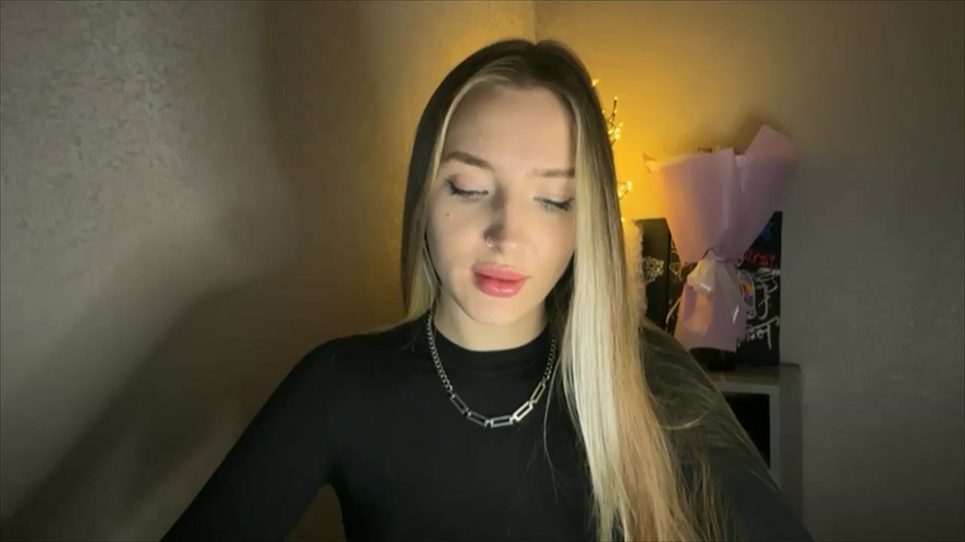 Gallery image thumbnail from My_Diana's myfreecams stream on, 11/22/2024, 14:51 image 16 of 20