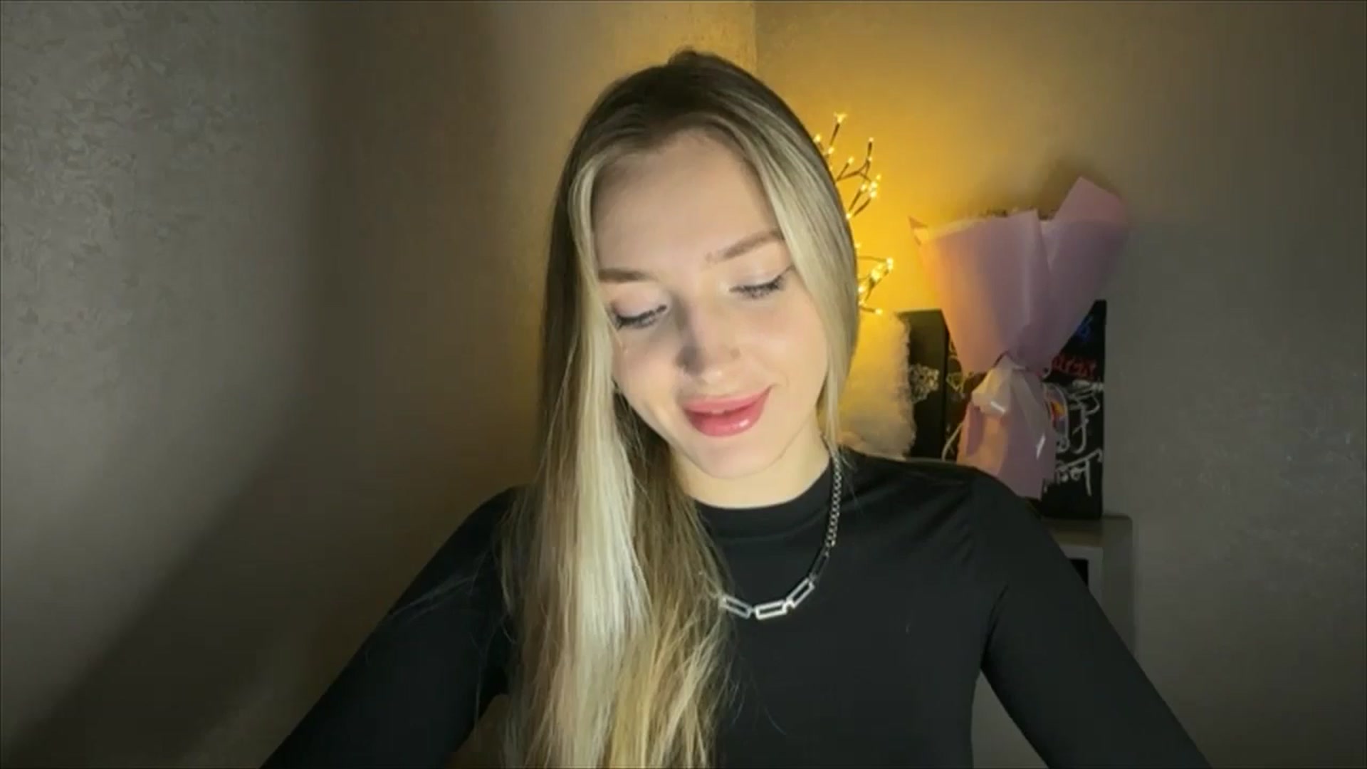 Gallery image thumbnail from My_Diana's myfreecams stream on, 11/22/2024, 14:51 image 11 of 20