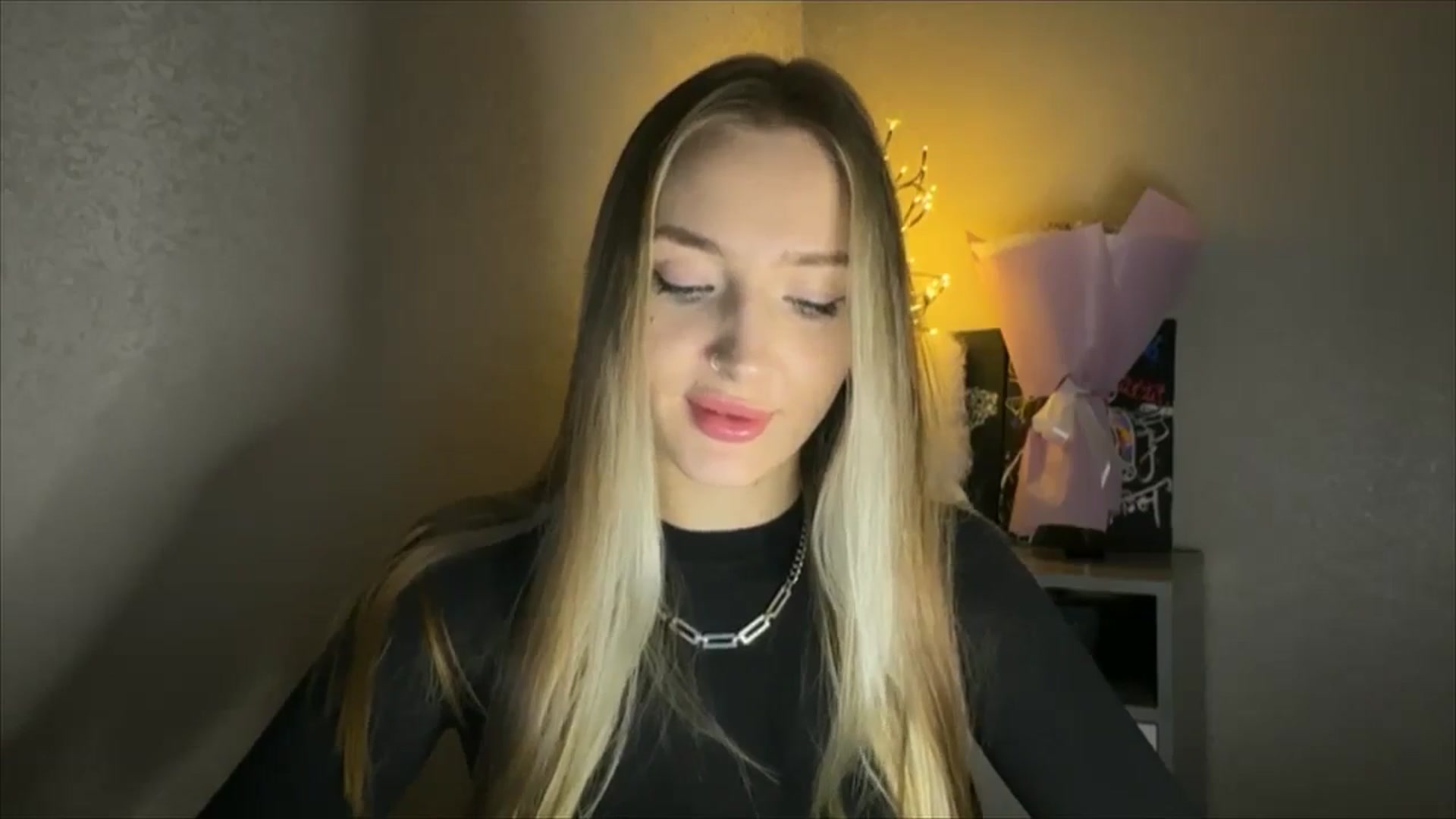 Gallery image thumbnail from My_Diana's myfreecams stream on, 11/22/2024, 14:51 image 10 of 20