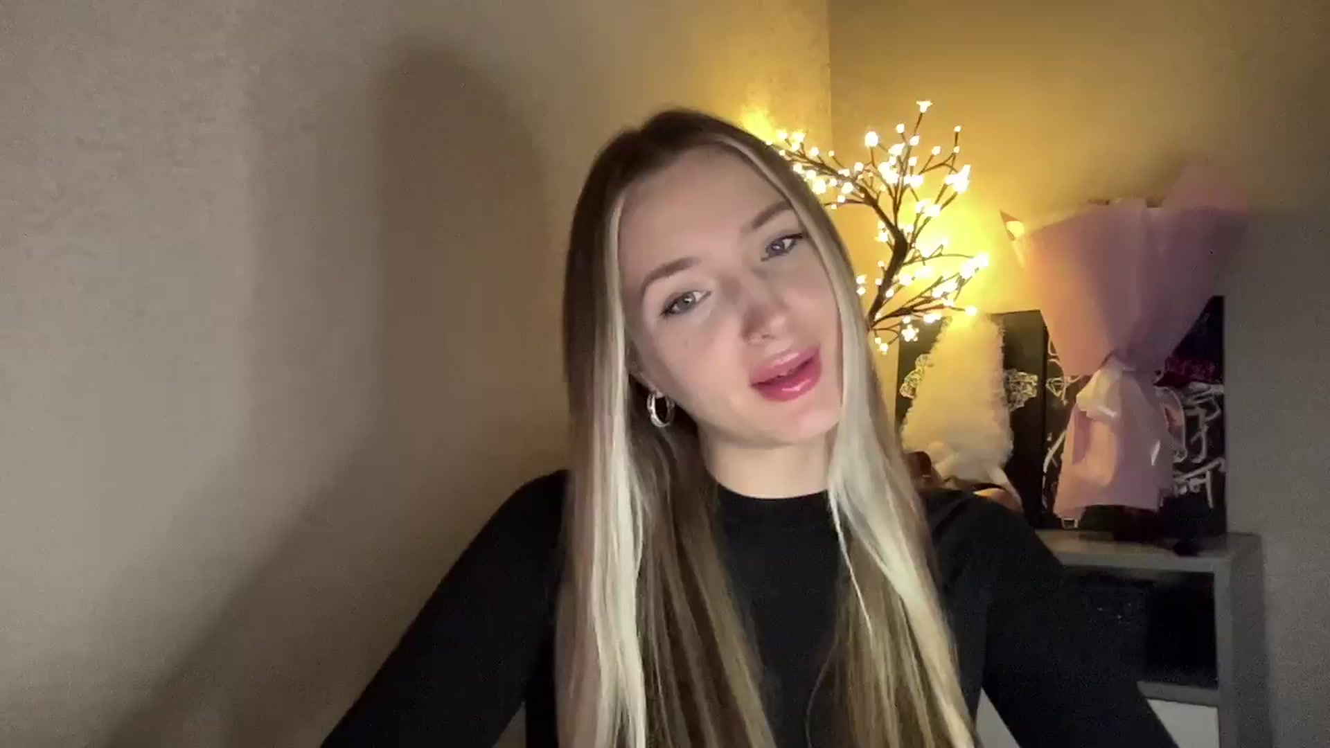Gallery image thumbnail from My_Diana's myfreecams stream on, 11/22/2024, 21:50 image 7 of 20