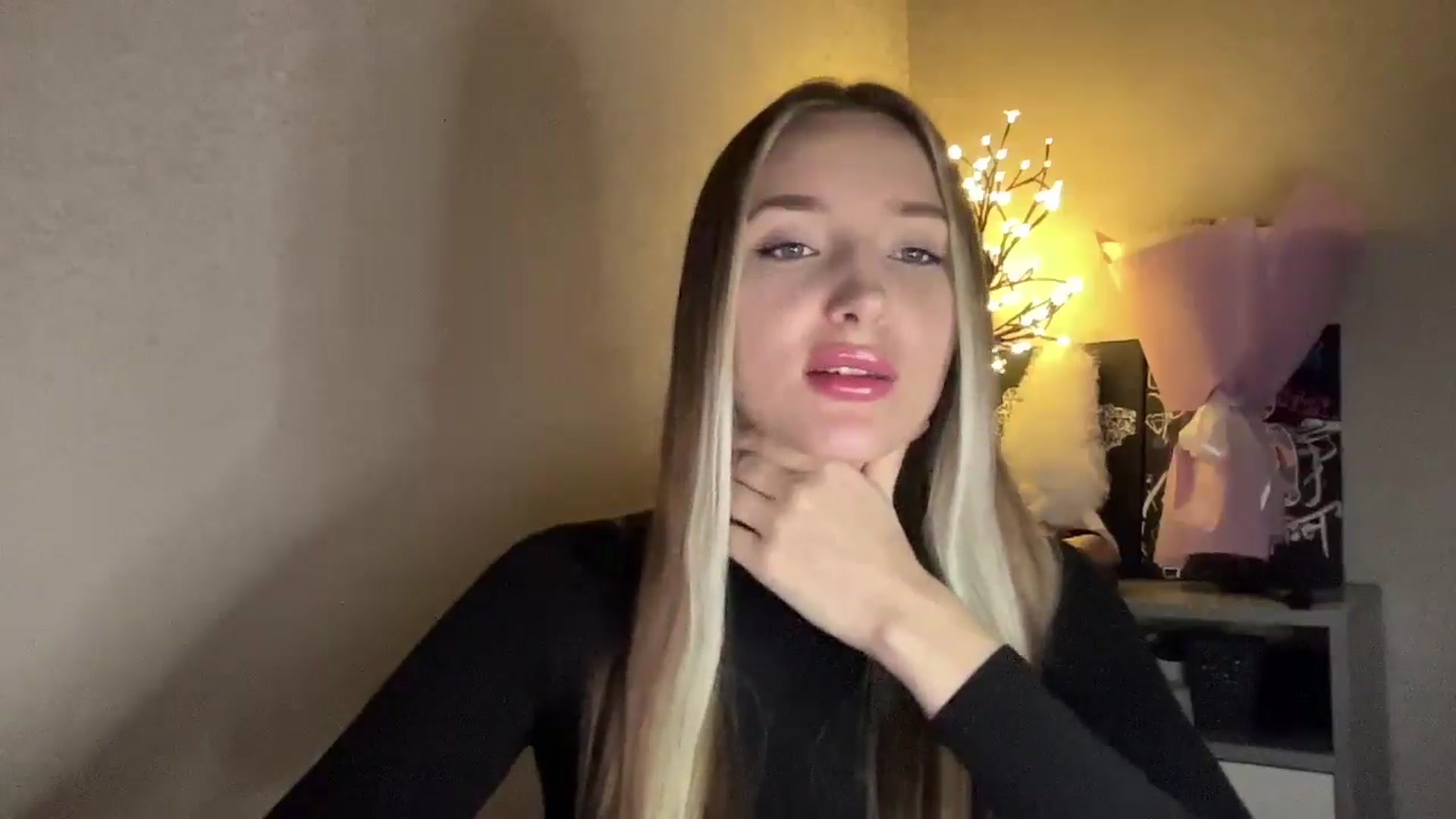 Gallery image thumbnail from My_Diana's myfreecams stream on, 11/22/2024, 21:50 image 6 of 20