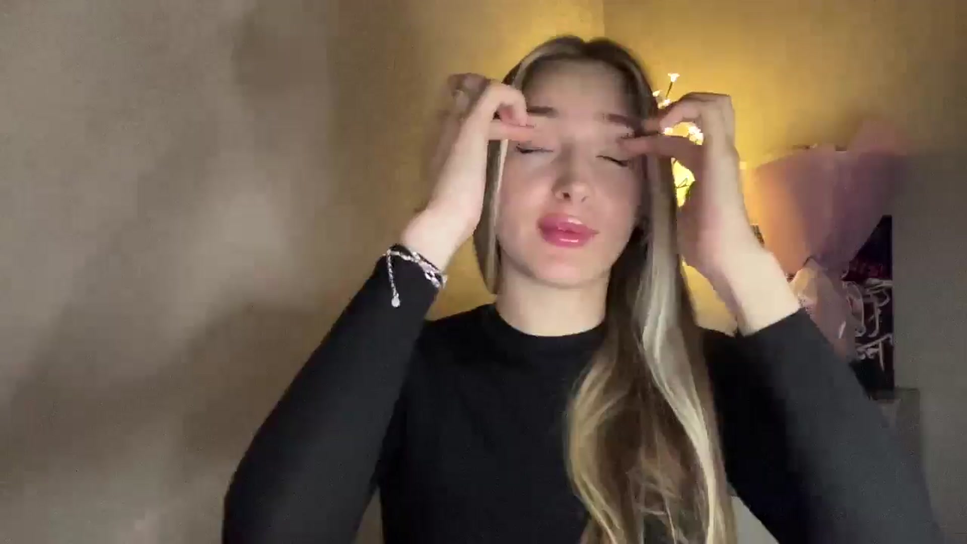Gallery image thumbnail from My_Diana's myfreecams stream on, 11/22/2024, 21:50 image 16 of 20