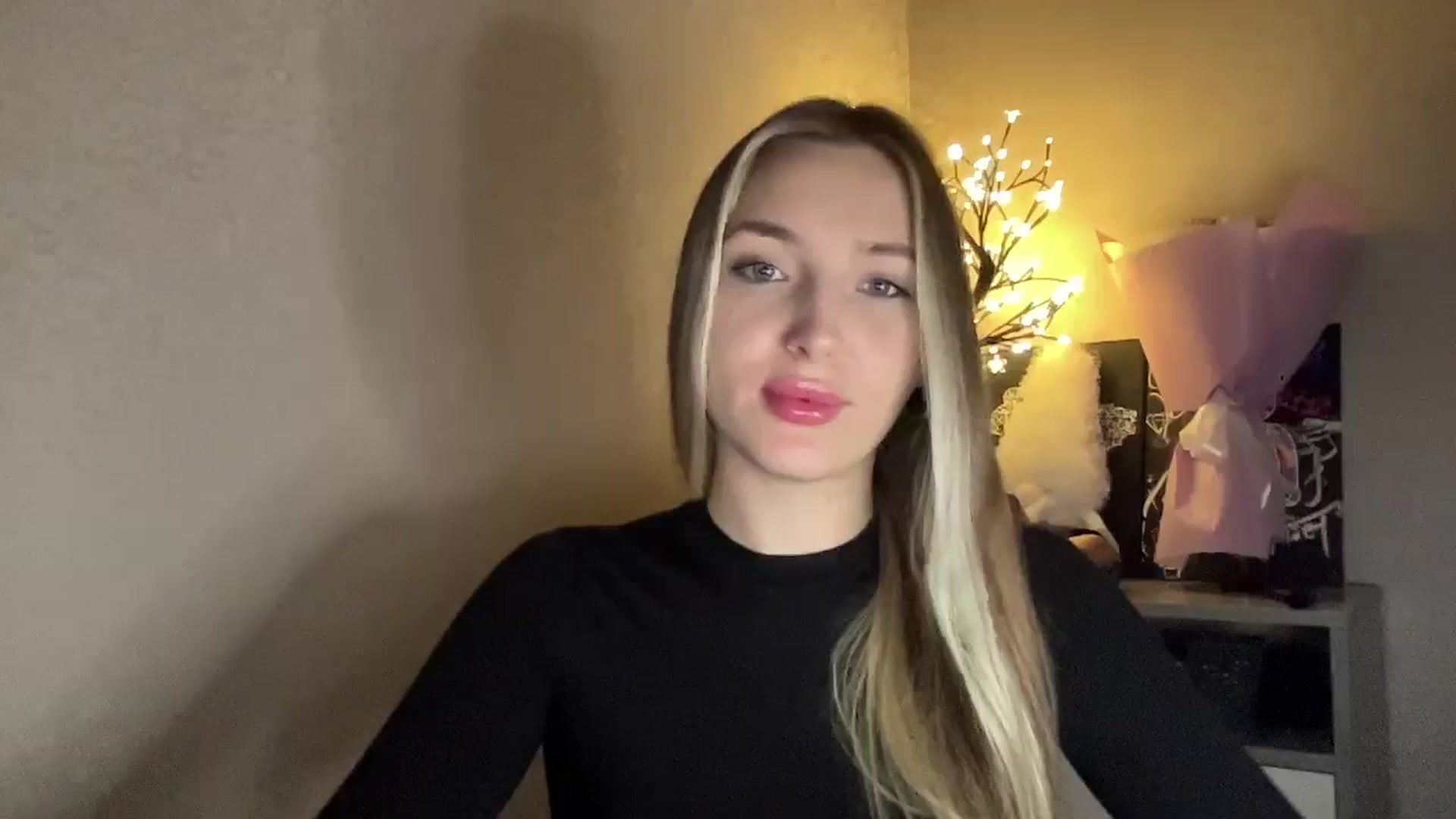 Gallery image thumbnail from My_Diana's myfreecams stream on, 11/22/2024, 21:50 image 19 of 20