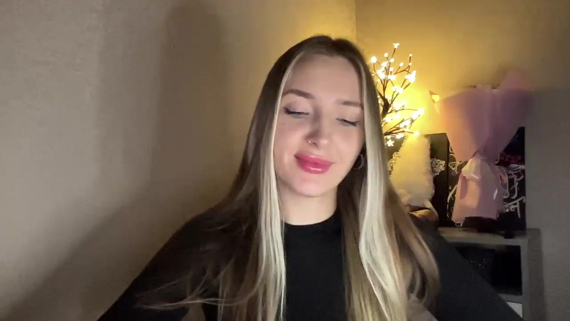 Gallery image thumbnail from My_Diana's myfreecams stream on, 11/22/2024, 21:50 image 10 of 20