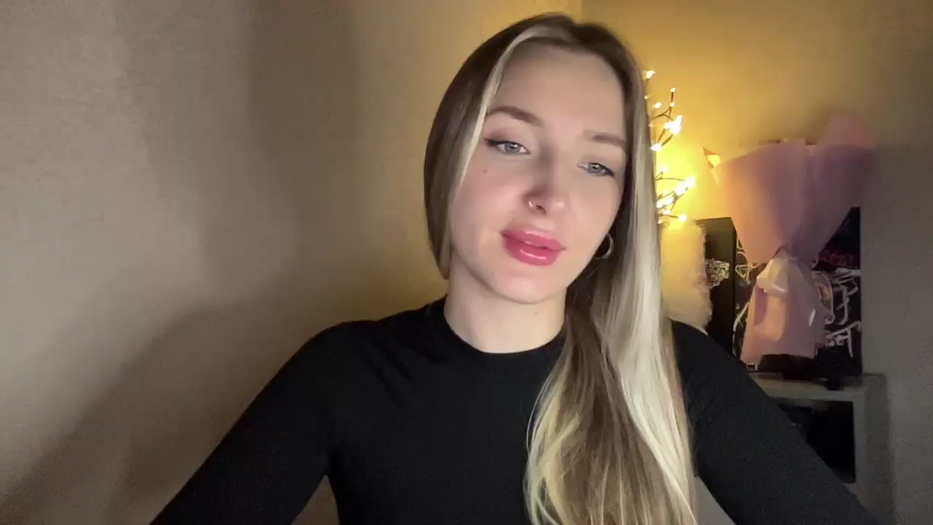 Gallery image thumbnail from My_Diana's myfreecams stream on, 11/22/2024, 21:50 image 15 of 20