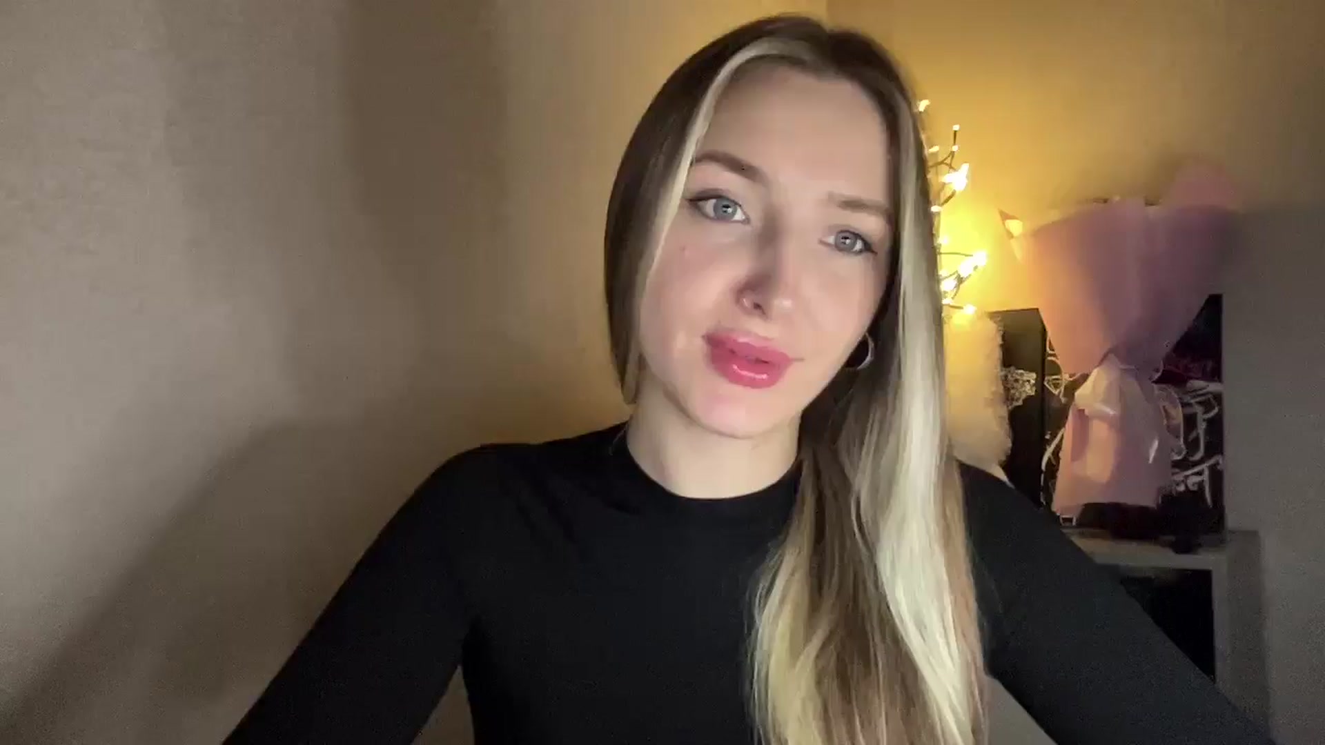 Gallery image thumbnail from My_Diana's myfreecams stream on, 11/22/2024, 21:50 image 17 of 20