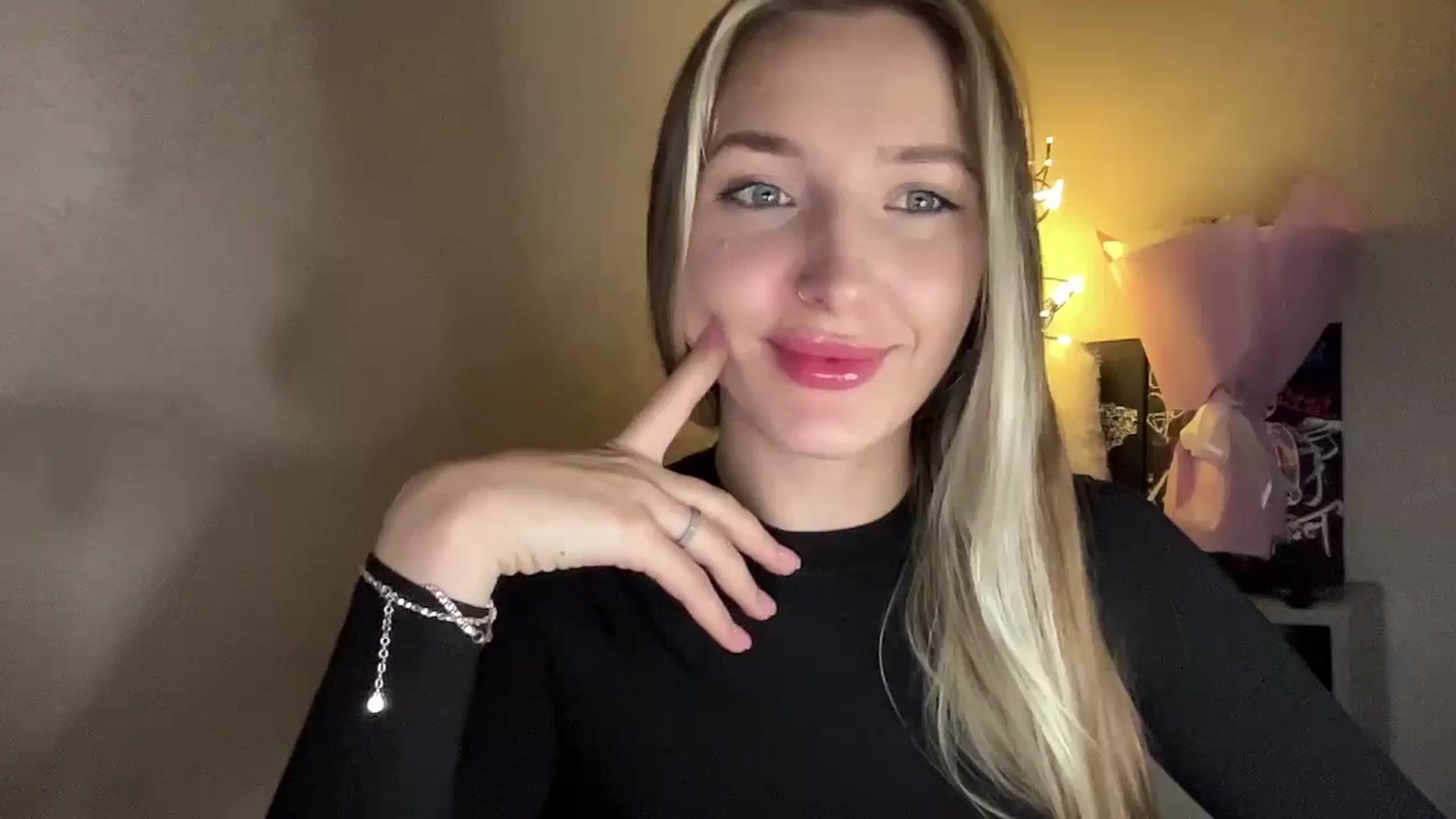 Gallery image thumbnail from My_Diana's myfreecams stream on, 11/22/2024, 21:50 image 14 of 20