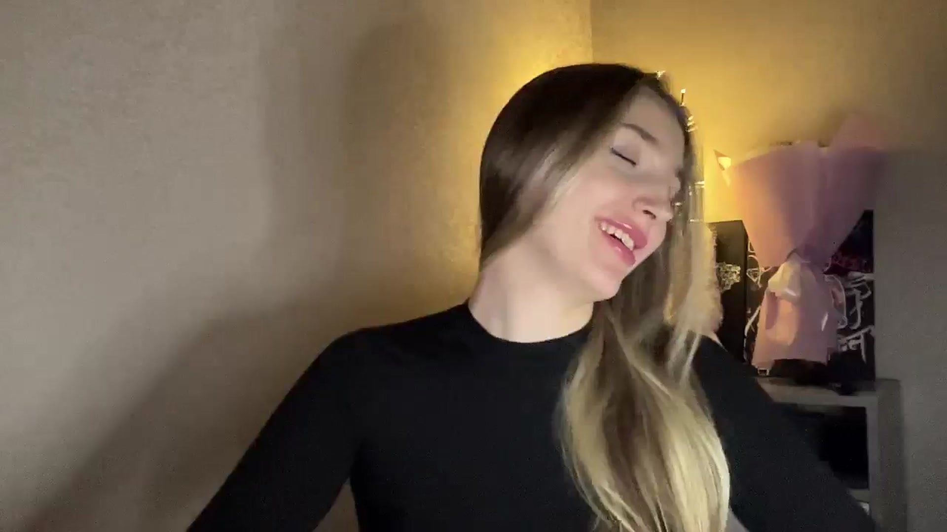 Gallery image thumbnail from My_Diana's myfreecams stream on, 11/22/2024, 21:50 image 18 of 20