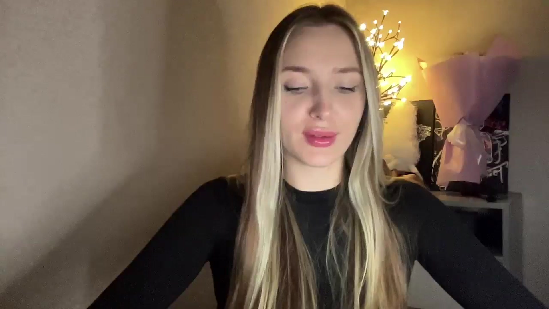 Gallery image thumbnail from My_Diana's myfreecams stream on, 11/22/2024, 21:50 image 4 of 20