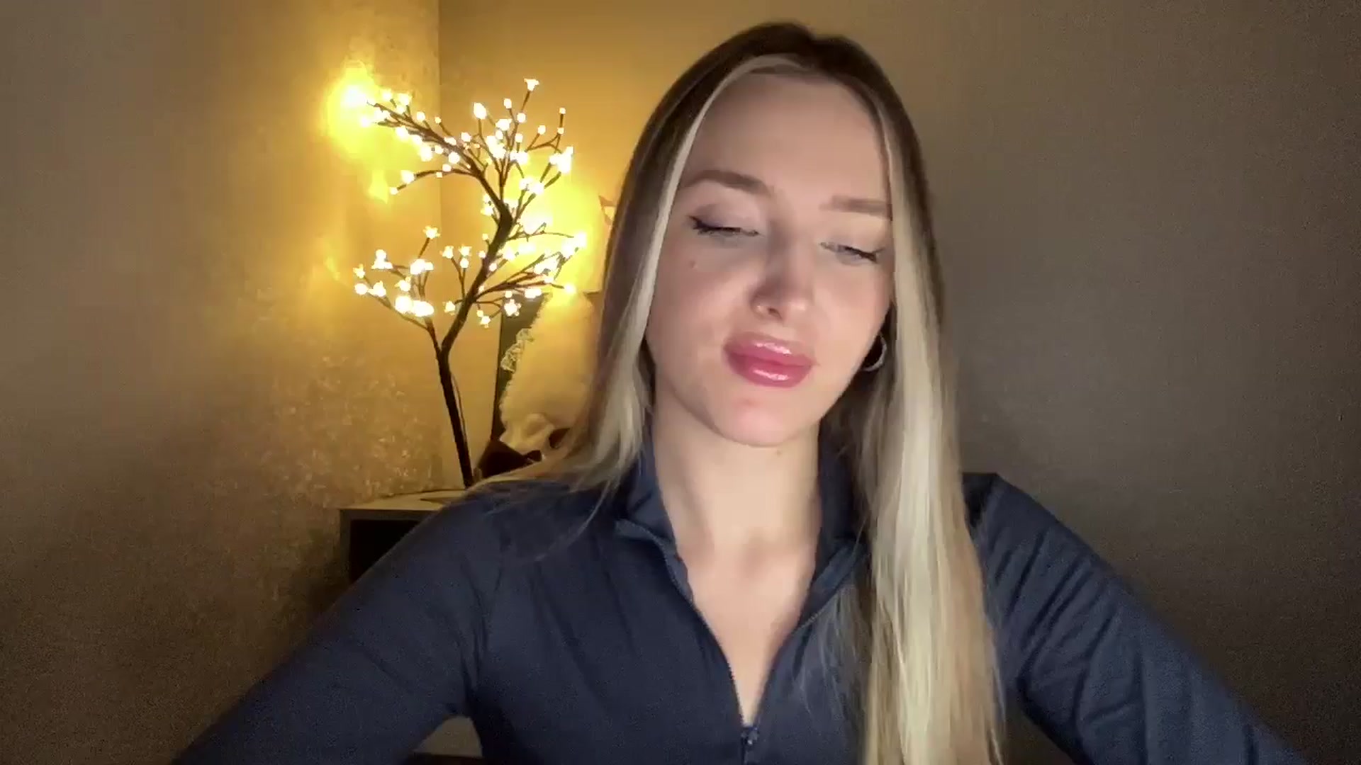 Gallery image thumbnail from My_Diana's myfreecams stream on, 11/23/2024, 21:40 image 8 of 20