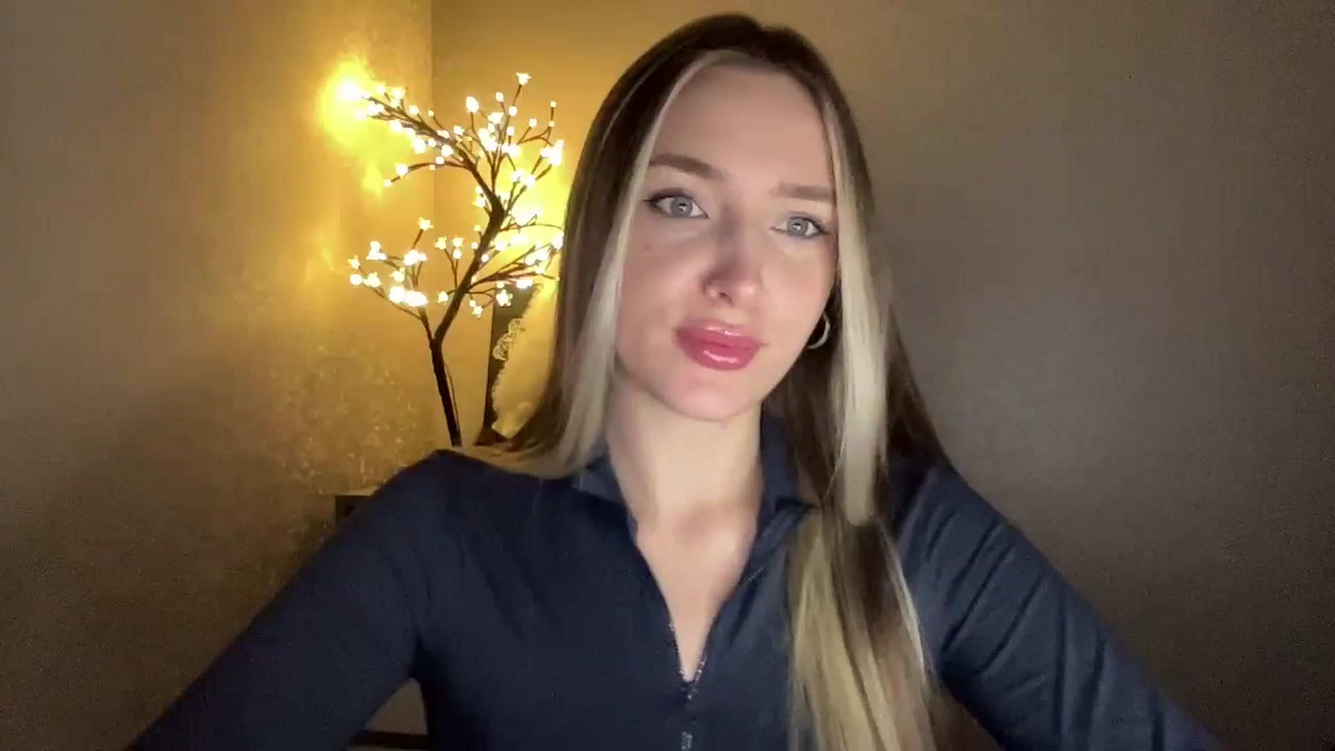 Gallery image thumbnail from My_Diana's myfreecams stream on, 11/23/2024, 21:40 image 14 of 20