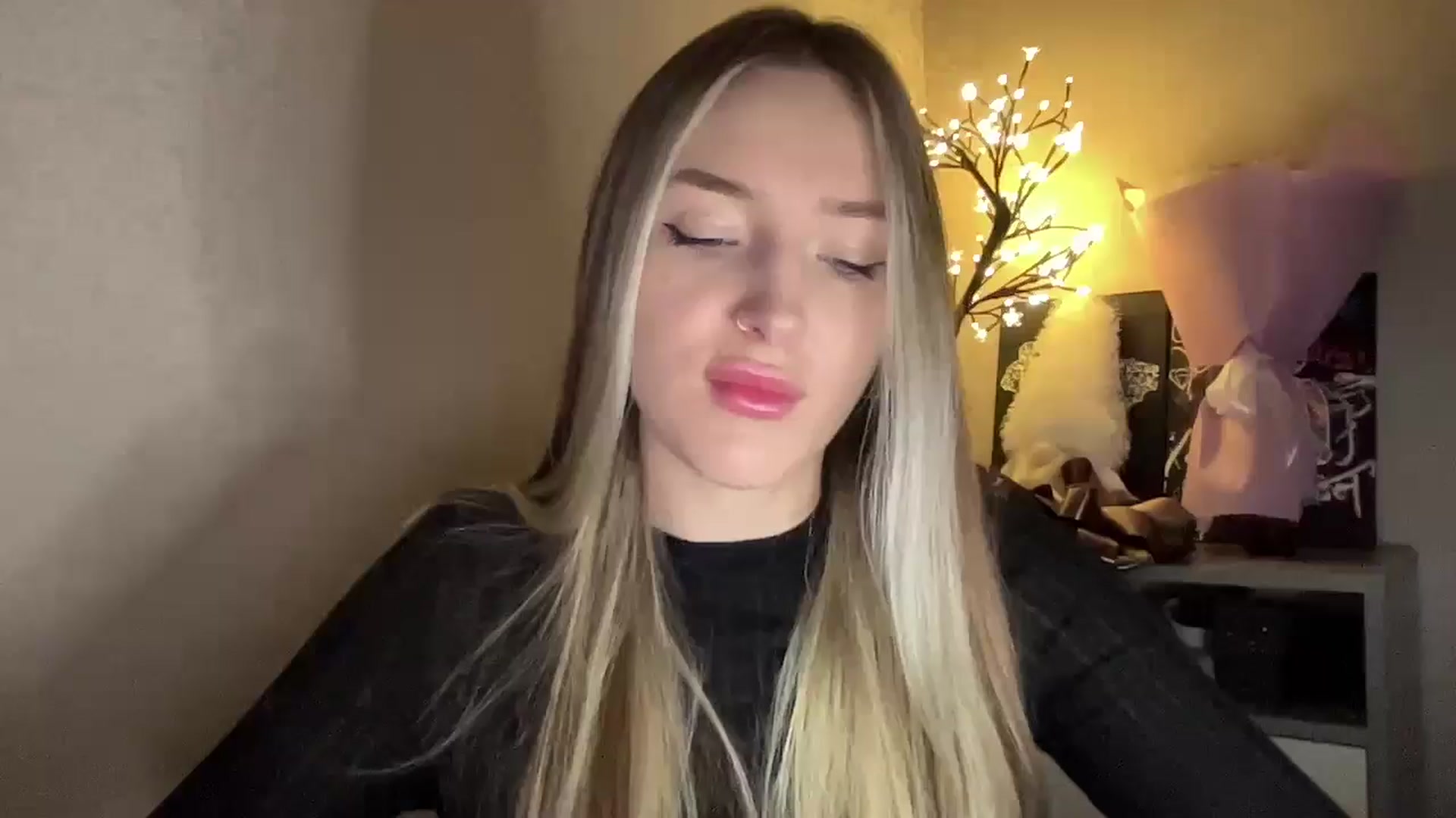 Gallery image thumbnail from My_Diana's myfreecams stream on, 11/24/2024, 16:05 image 10 of 20