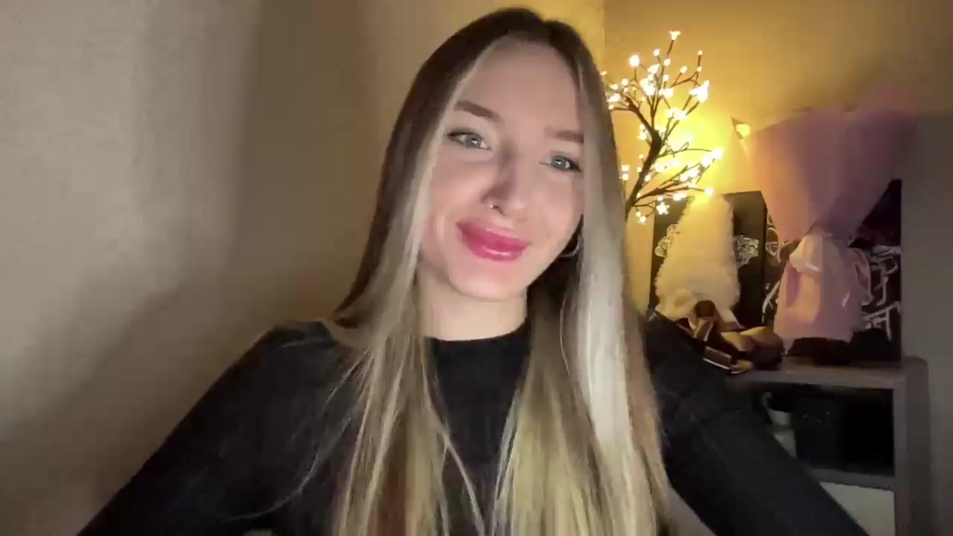 Gallery image thumbnail from My_Diana's myfreecams stream on, 11/24/2024, 16:05 image 11 of 20