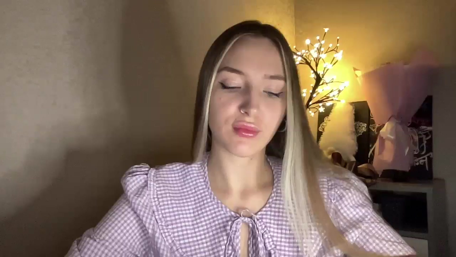 Gallery image thumbnail from My_Diana's myfreecams stream on, 11/24/2024, 21:46 image 16 of 20
