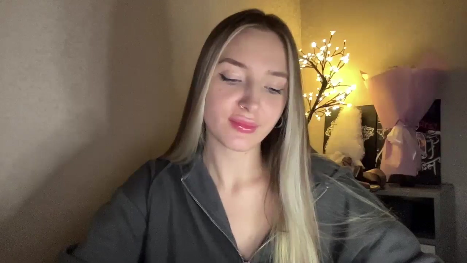 Gallery image thumbnail from My_Diana's myfreecams stream on, 11/24/2024, 22:31 image 10 of 20