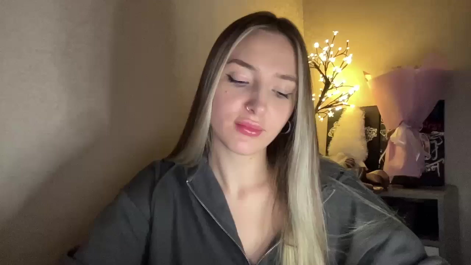 Gallery image thumbnail from My_Diana's myfreecams stream on, 11/24/2024, 22:31 image 15 of 20