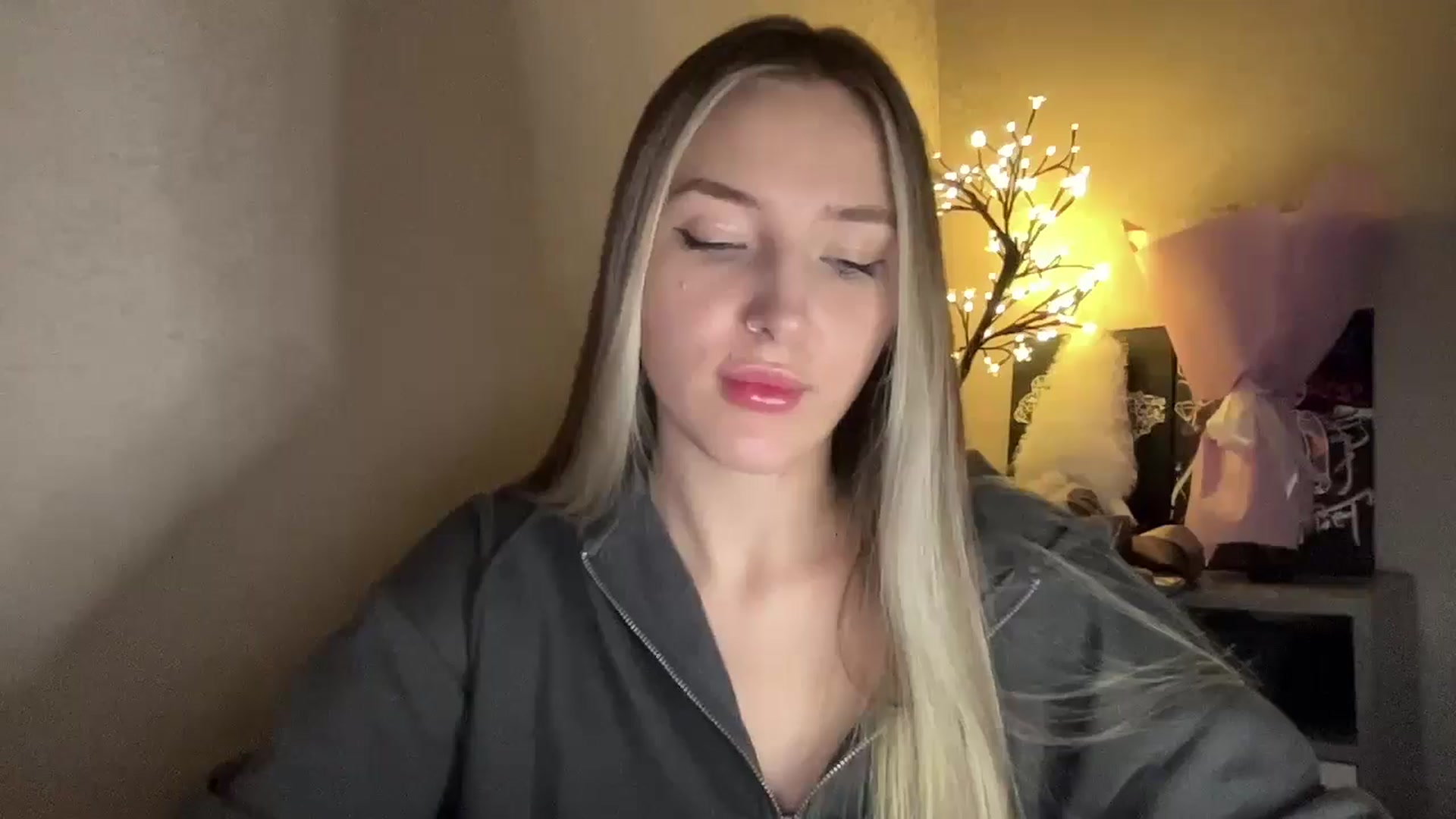 Gallery image thumbnail from My_Diana's myfreecams stream on, 11/24/2024, 22:31 image 8 of 20